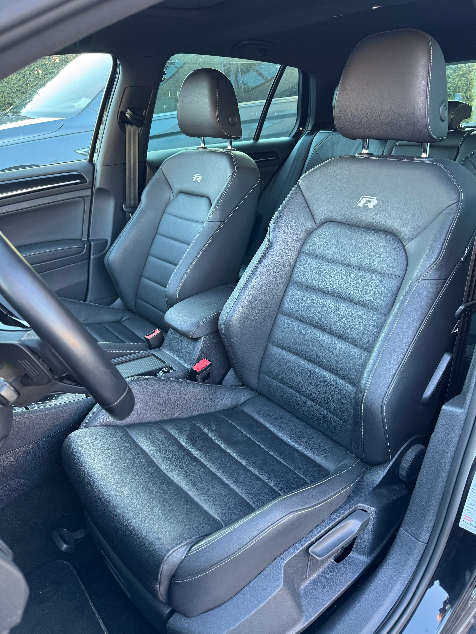 VW 2.0 TSI R DSG 4motion-image-5