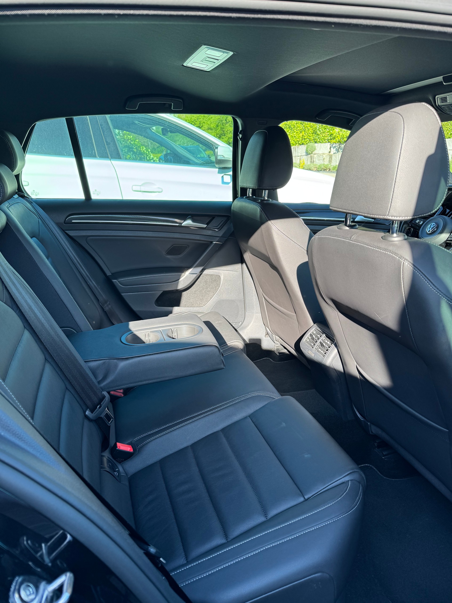 VW 2.0 TSI R DSG 4motion-image-8