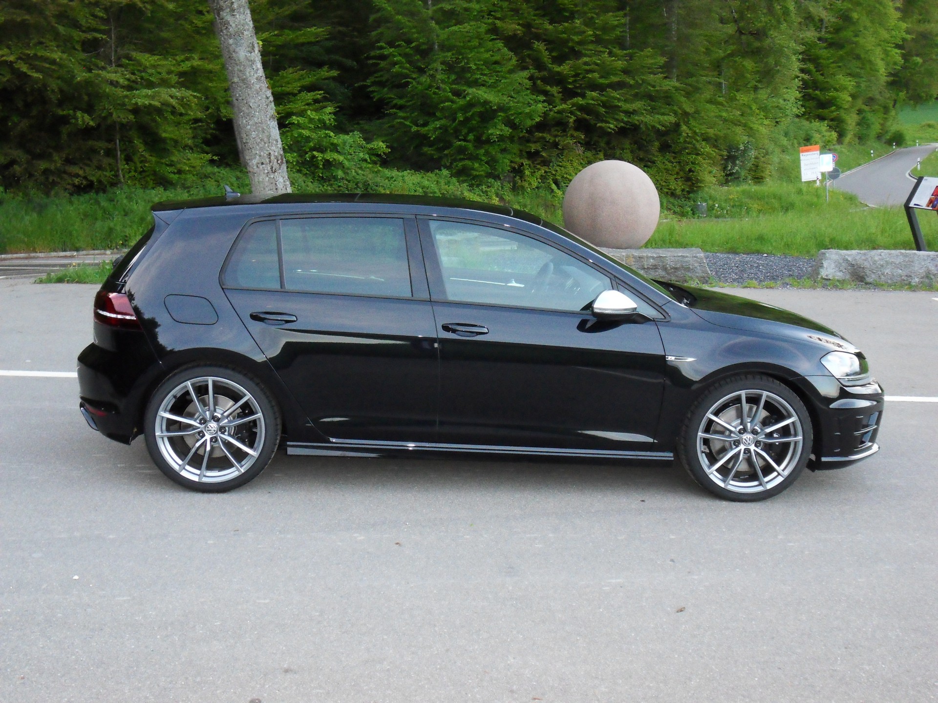 VW 2.0 TSI R DSG 4motion-image-3
