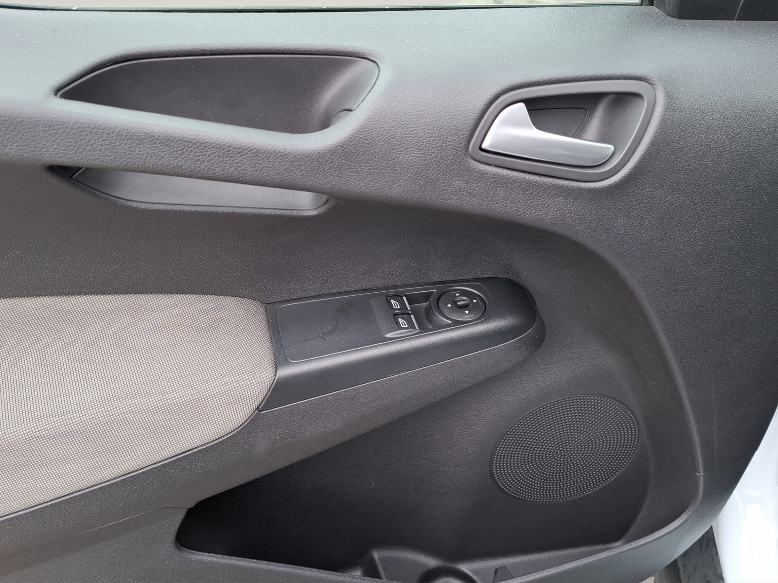 FORD Tourneo Courier 1.0 SCTi Trend // 8-fach bereift-image-15