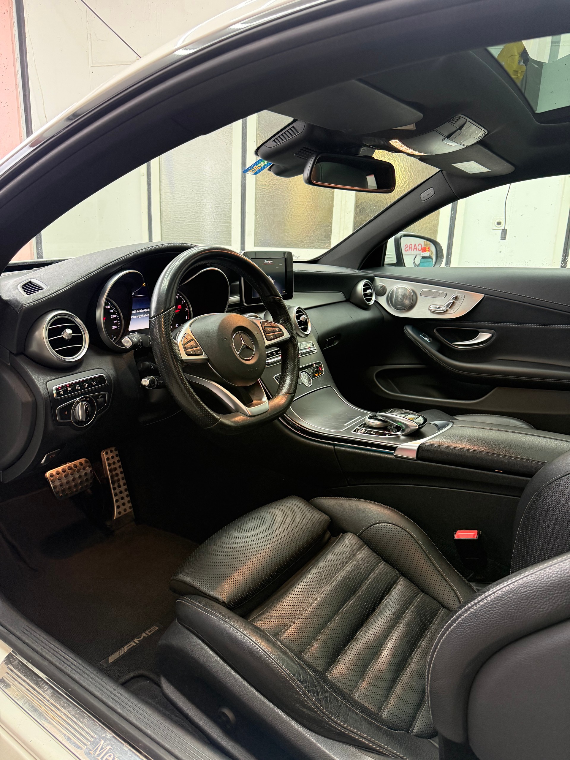 MERCEDES-BENZ C 300 AMG Line Coupé 7G-tronic-image-4