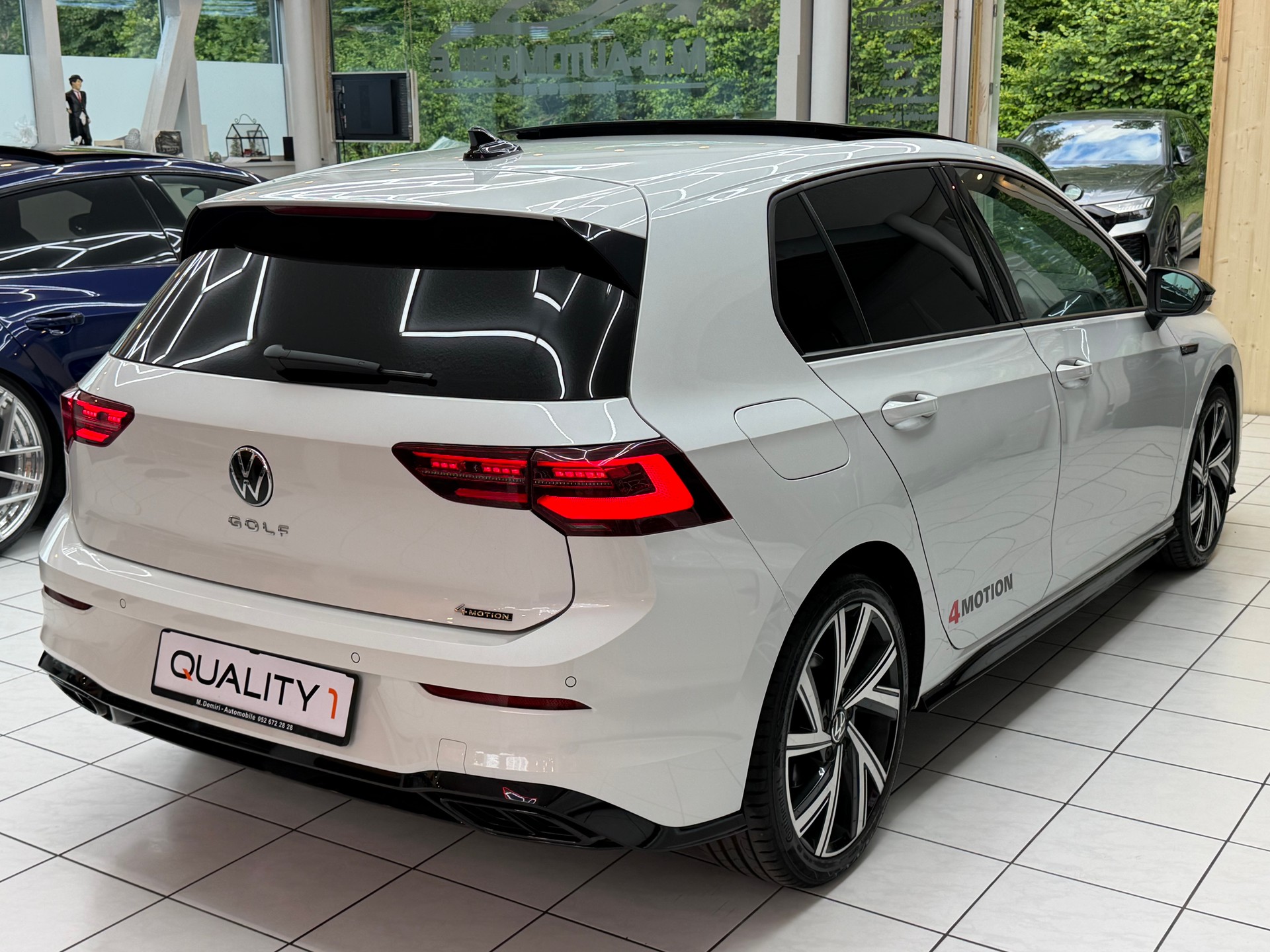 VW Golf VIII 2.0 TSI R-Line DSG 4motion-image-9