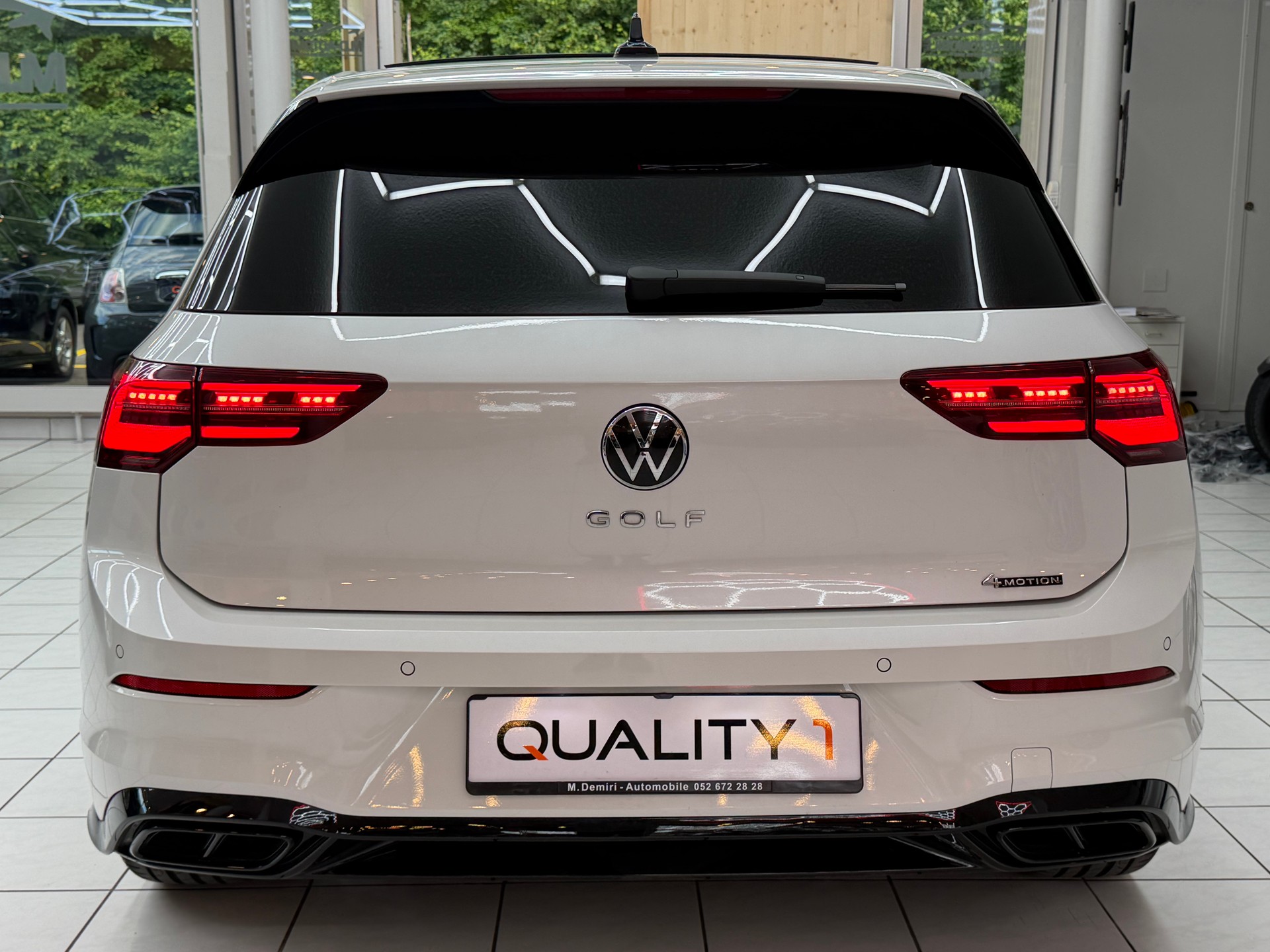 VW Golf VIII 2.0 TSI R-Line DSG 4motion-image-8