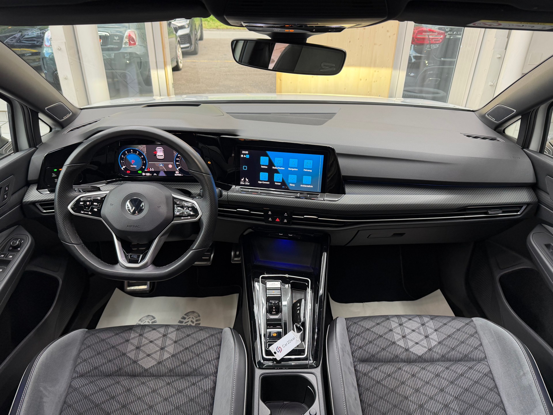 VW Golf VIII 2.0 TSI R-Line DSG 4motion-image-10