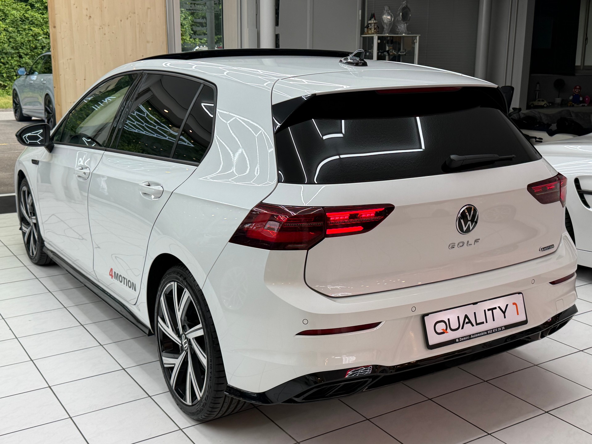 VW Golf VIII 2.0 TSI R-Line DSG 4motion-image-7