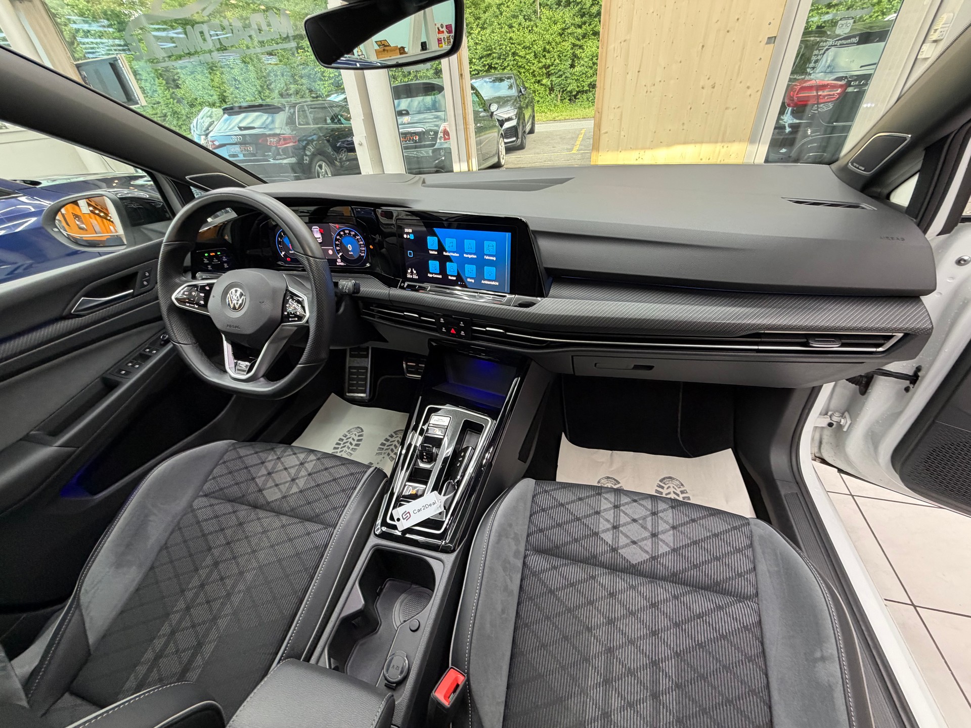 VW Golf VIII 2.0 TSI R-Line DSG 4motion-image-15