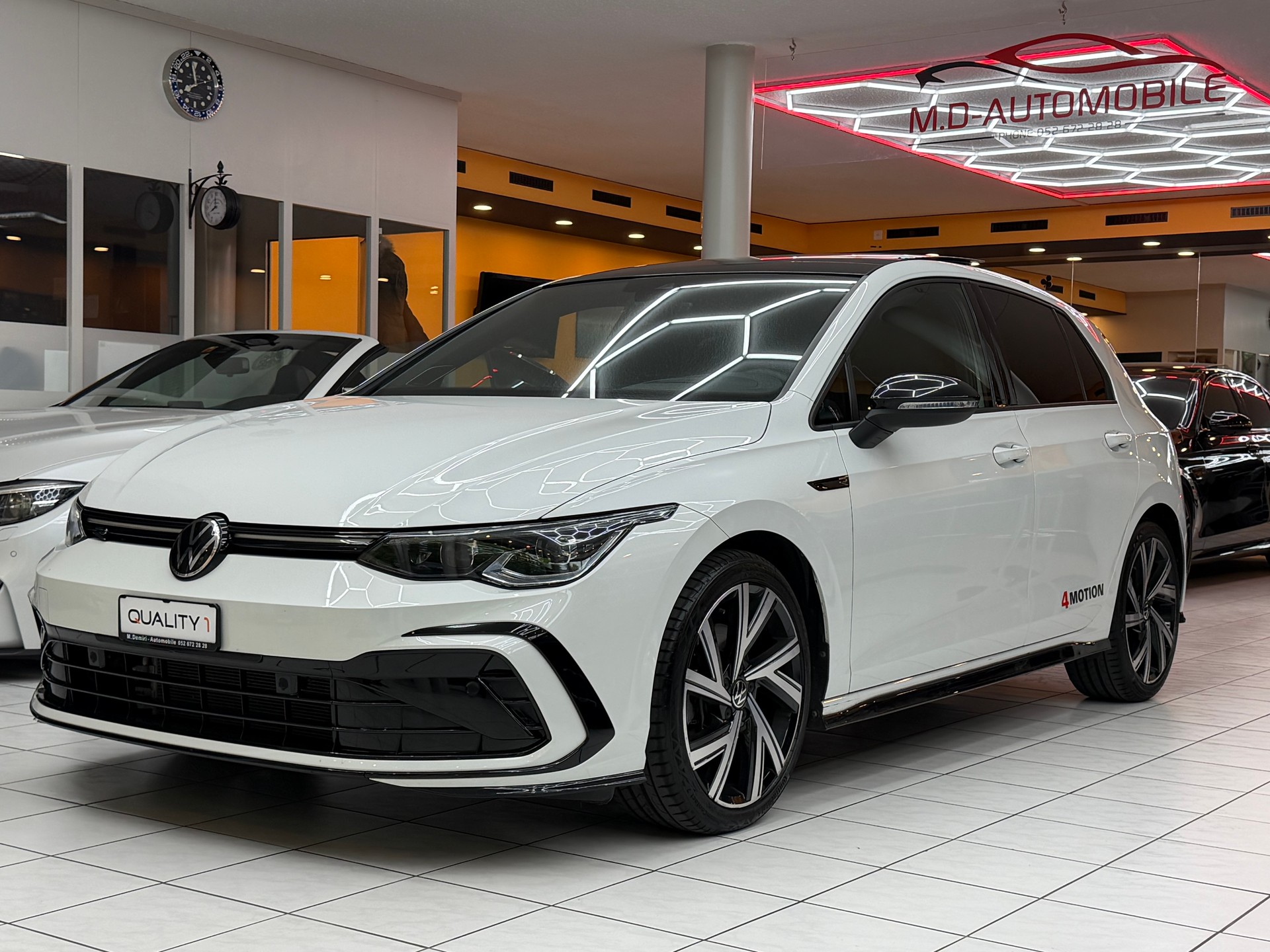 VW Golf VIII 2.0 TSI R-Line DSG 4motion-image-4