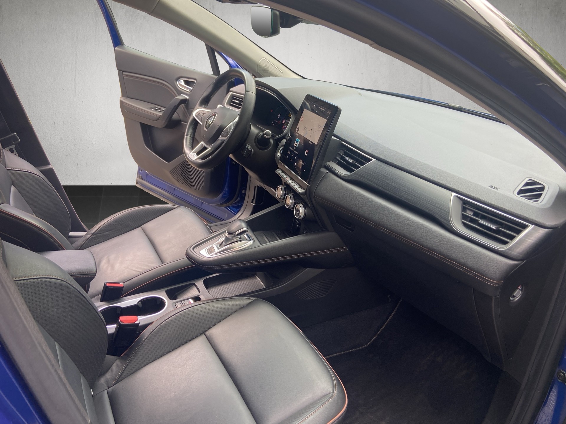 RENAULT Captur 1.6 E-Tech Initiale Paris DHT-image-12