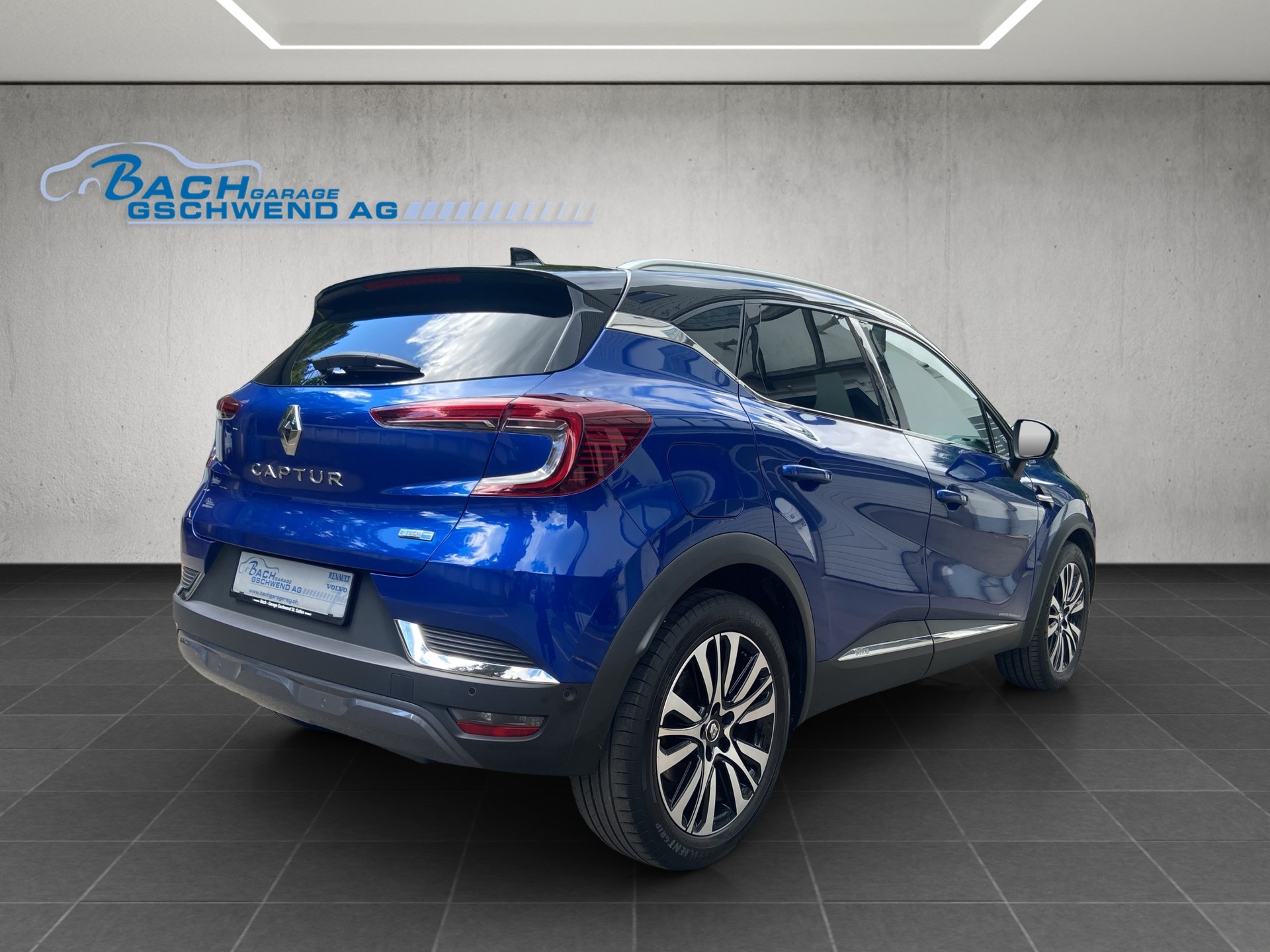 RENAULT Captur 1.6 E-Tech Initiale Paris DHT-image-3