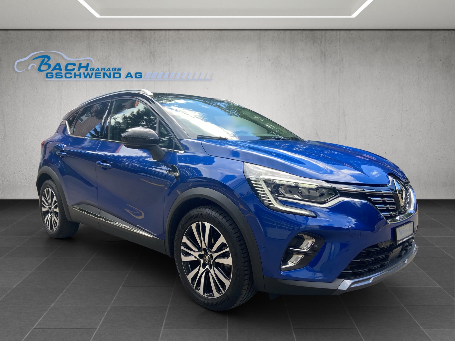 RENAULT Captur 1.6 E-Tech Initiale Paris DHT-image-1