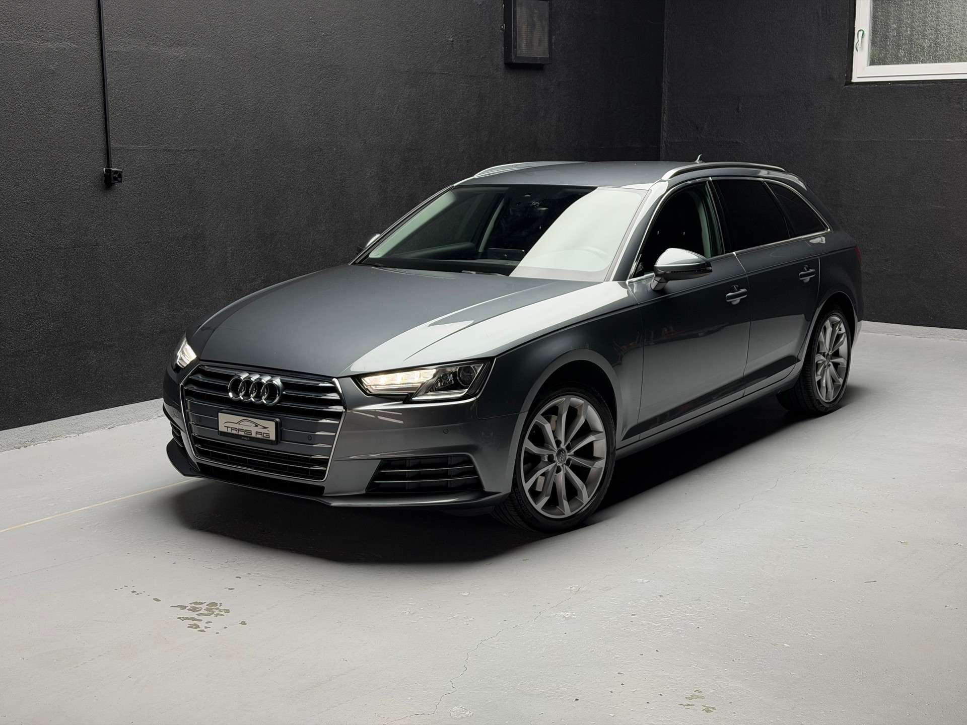 AUDI A4 Avant 2.0 TFSI Sport S-tronic • Virtual Cockpit-image-0