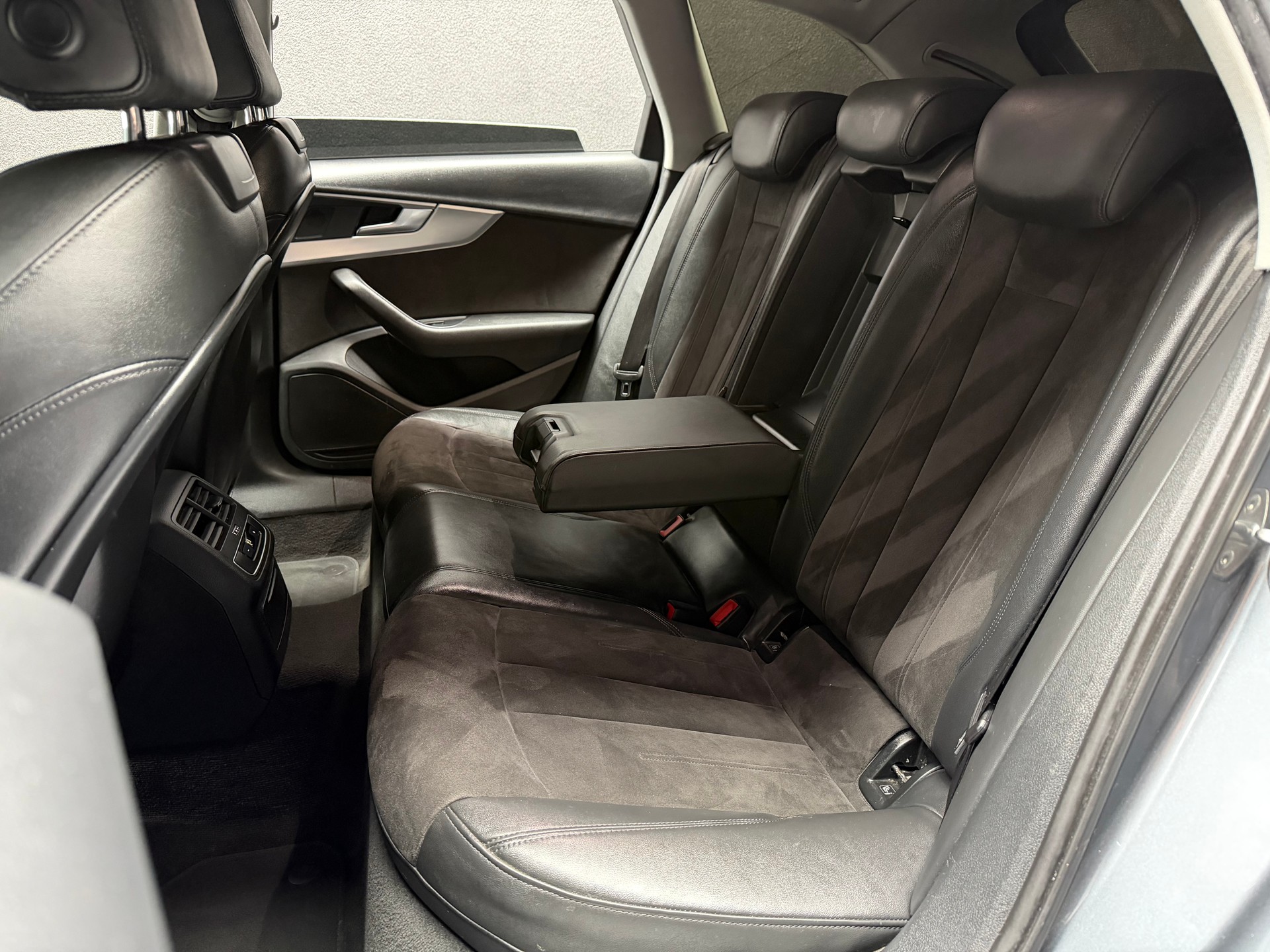 AUDI A4 Avant 2.0 TFSI Sport S-tronic • Virtual Cockpit-image-10