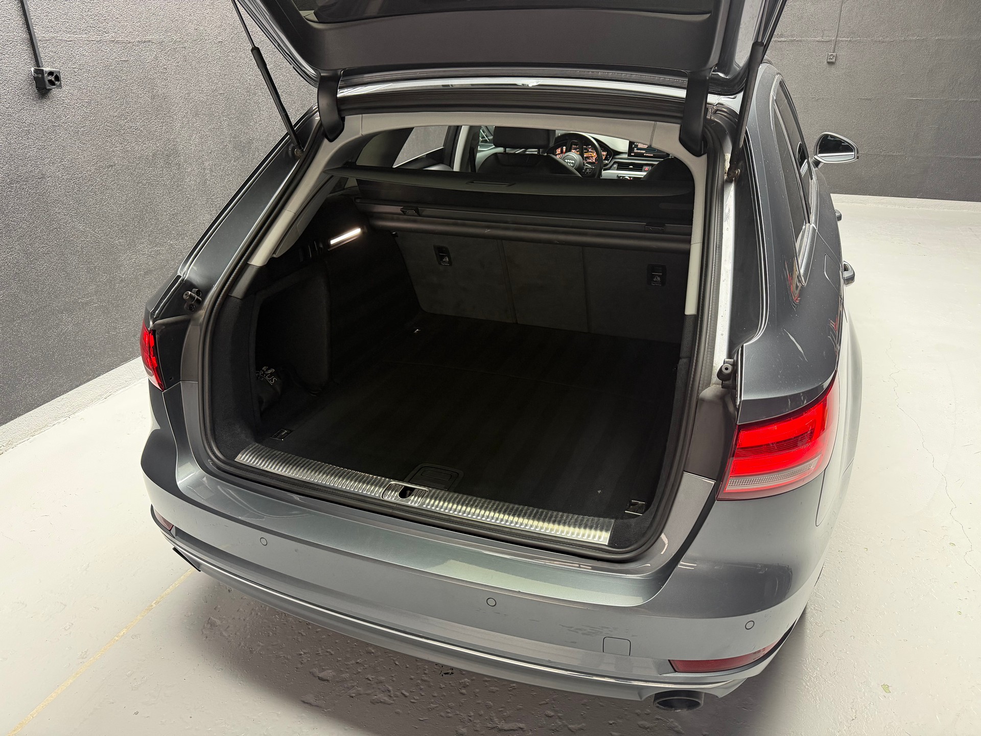 AUDI A4 Avant 2.0 TFSI Sport S-tronic • Virtual Cockpit-image-11