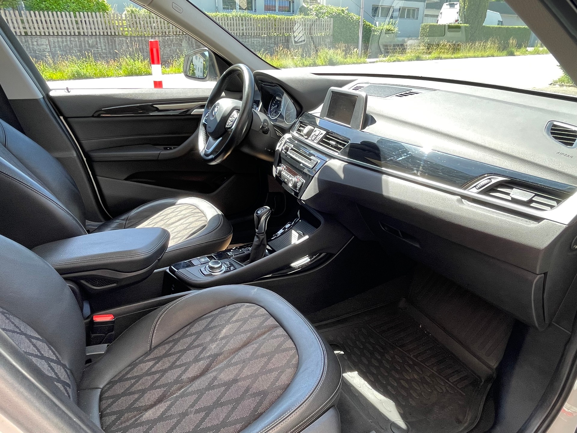 BMW X1 xDrive 20d Sport Line-image-4