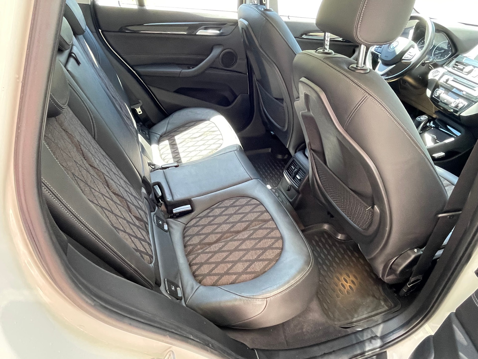 BMW X1 xDrive 20d Sport Line-image-6