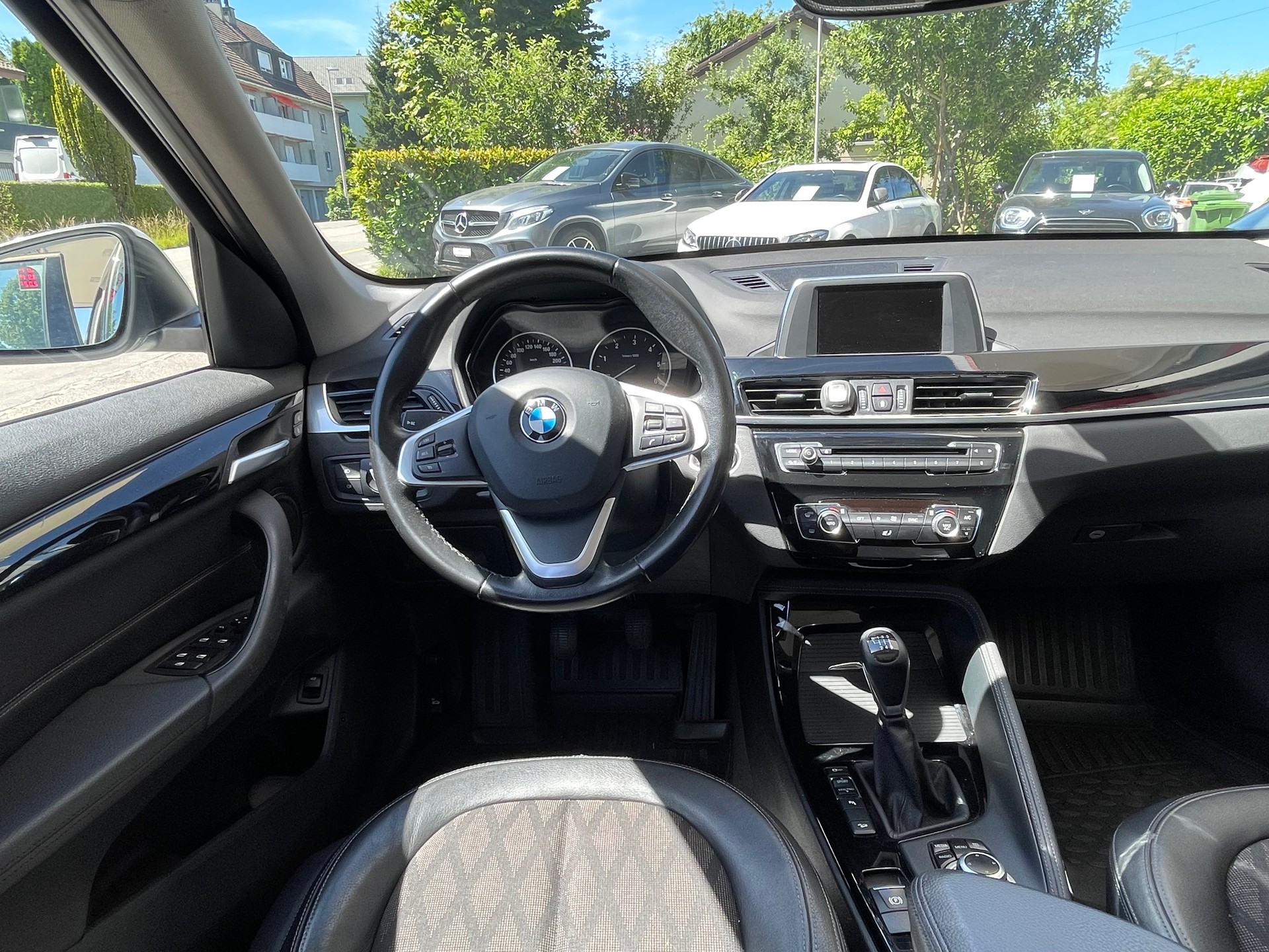 BMW X1 xDrive 20d Sport Line-image-8