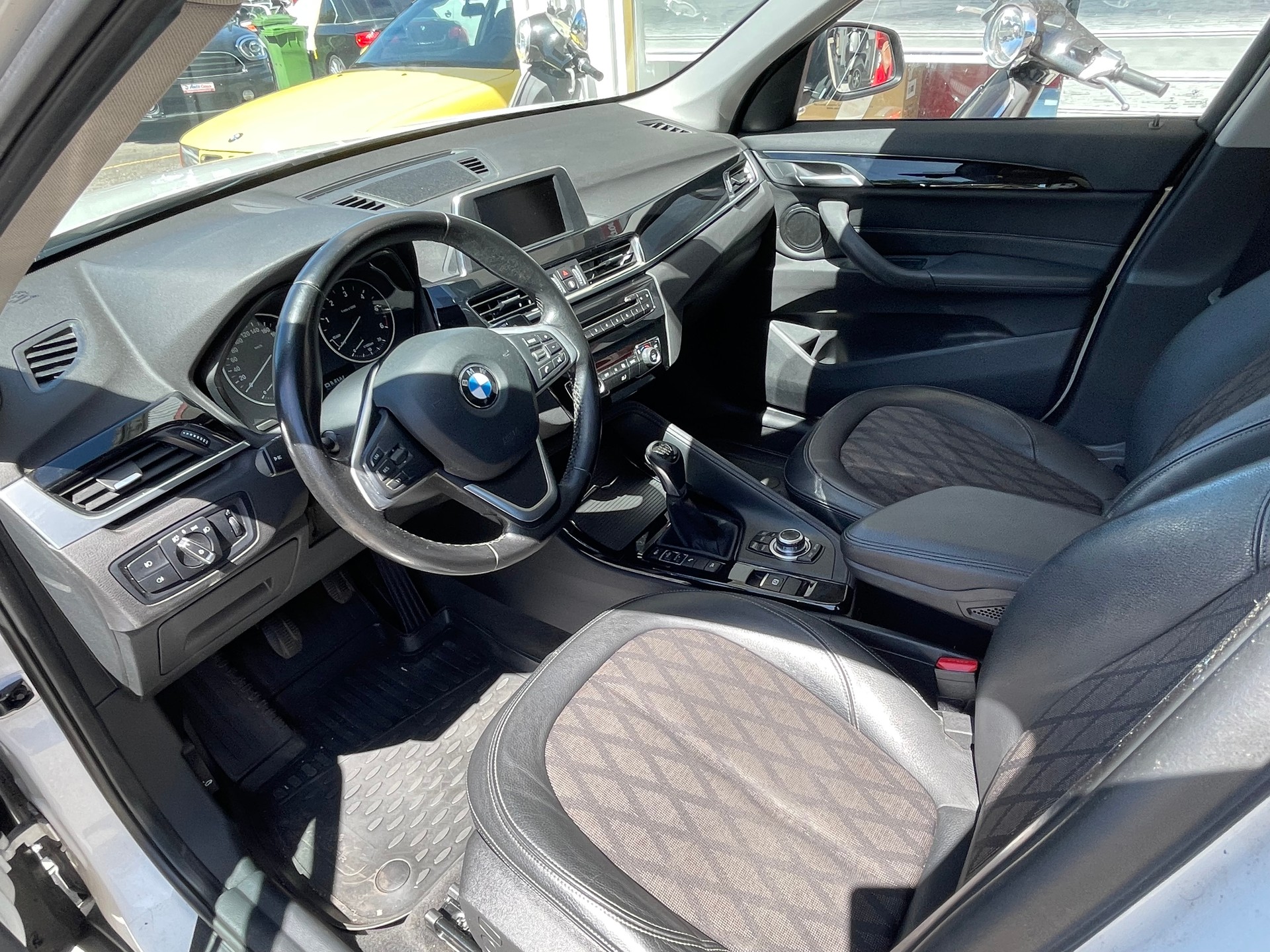 BMW X1 xDrive 20d Sport Line-image-5