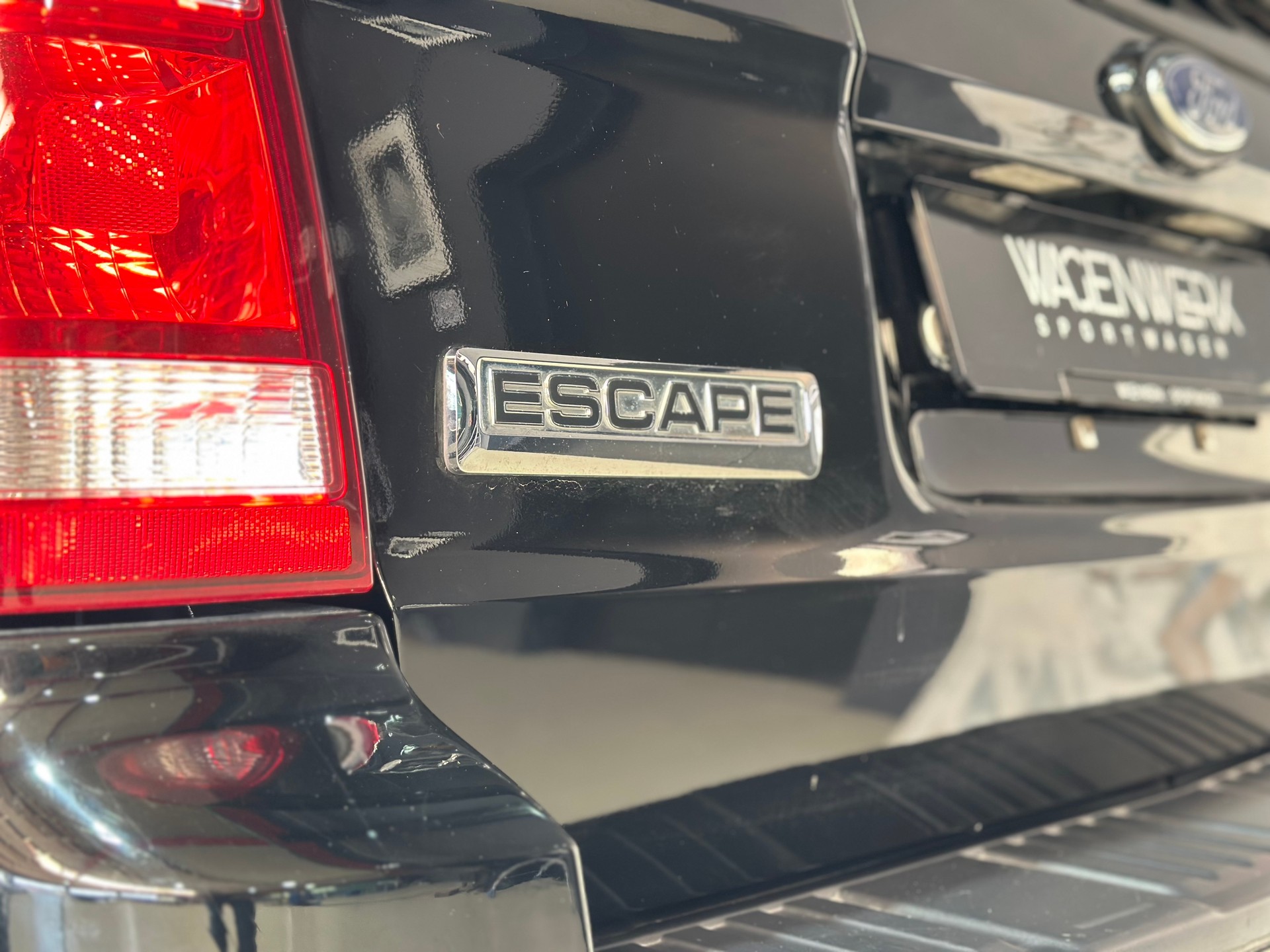 FORD ESCAPE Hybrid-image-20