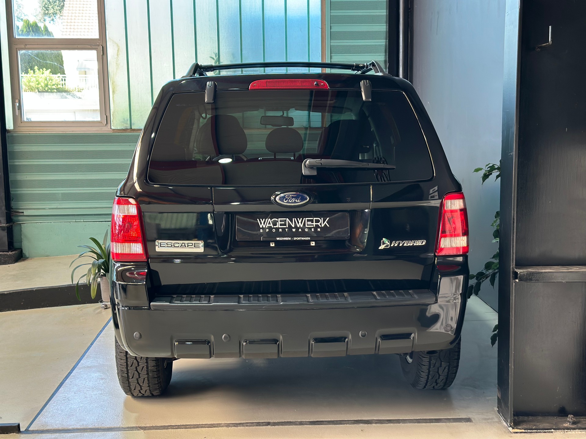 FORD ESCAPE Hybrid-image-6