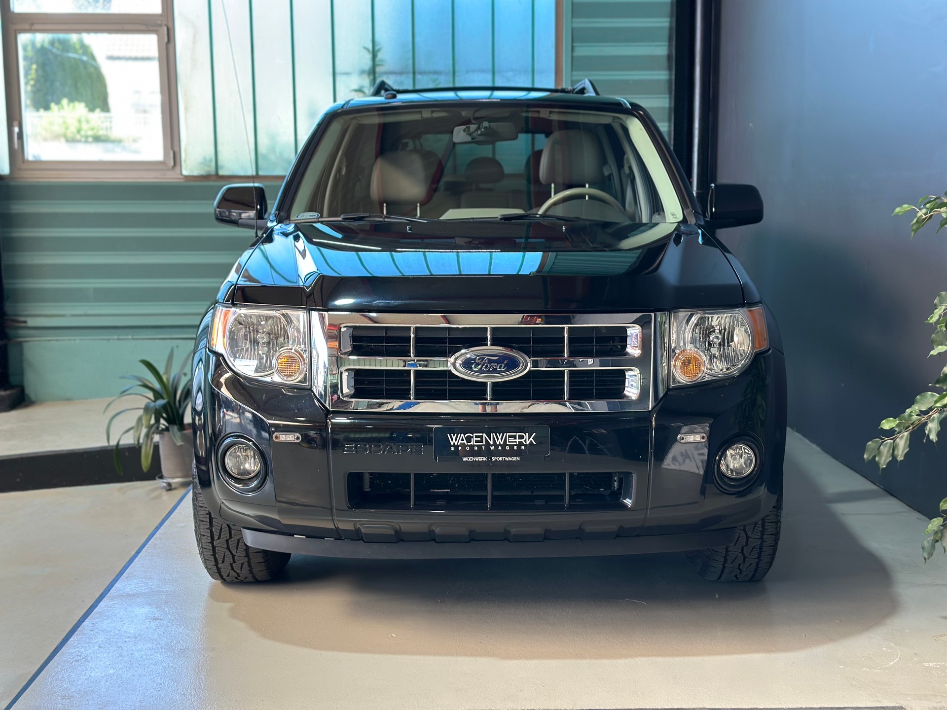 FORD ESCAPE Hybrid-image-3