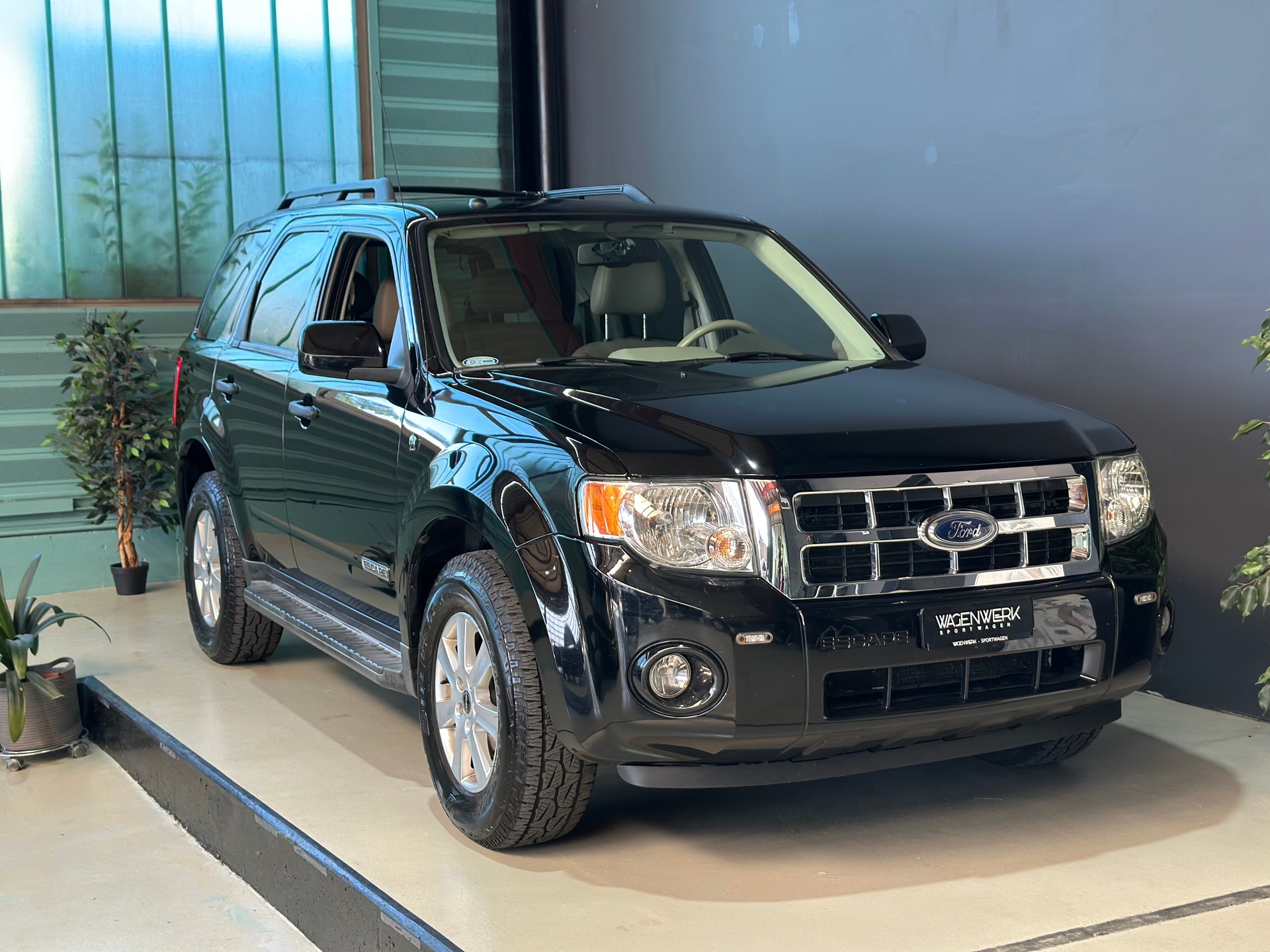 FORD ESCAPE Hybrid-image-0