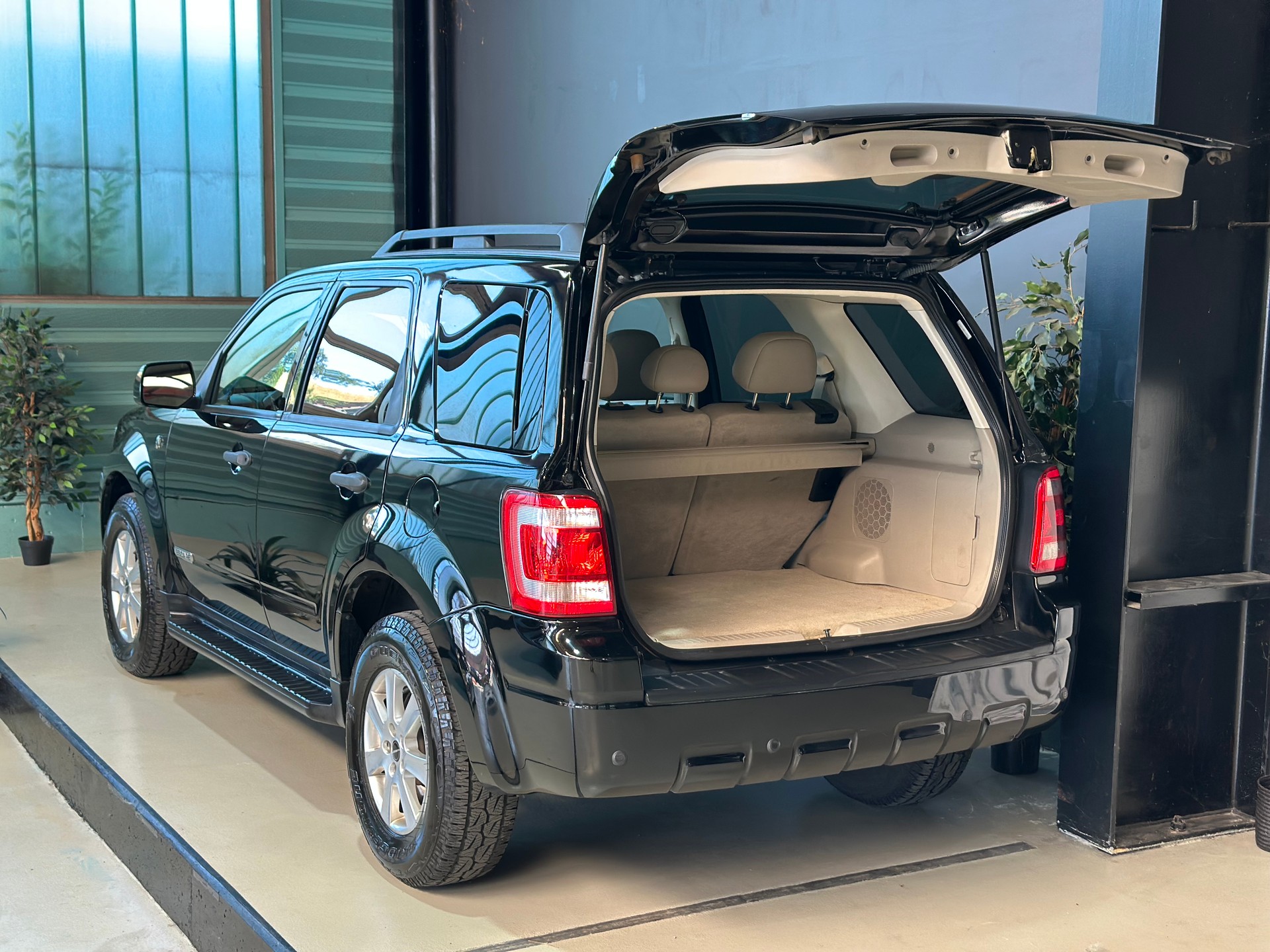 FORD ESCAPE Hybrid-image-17