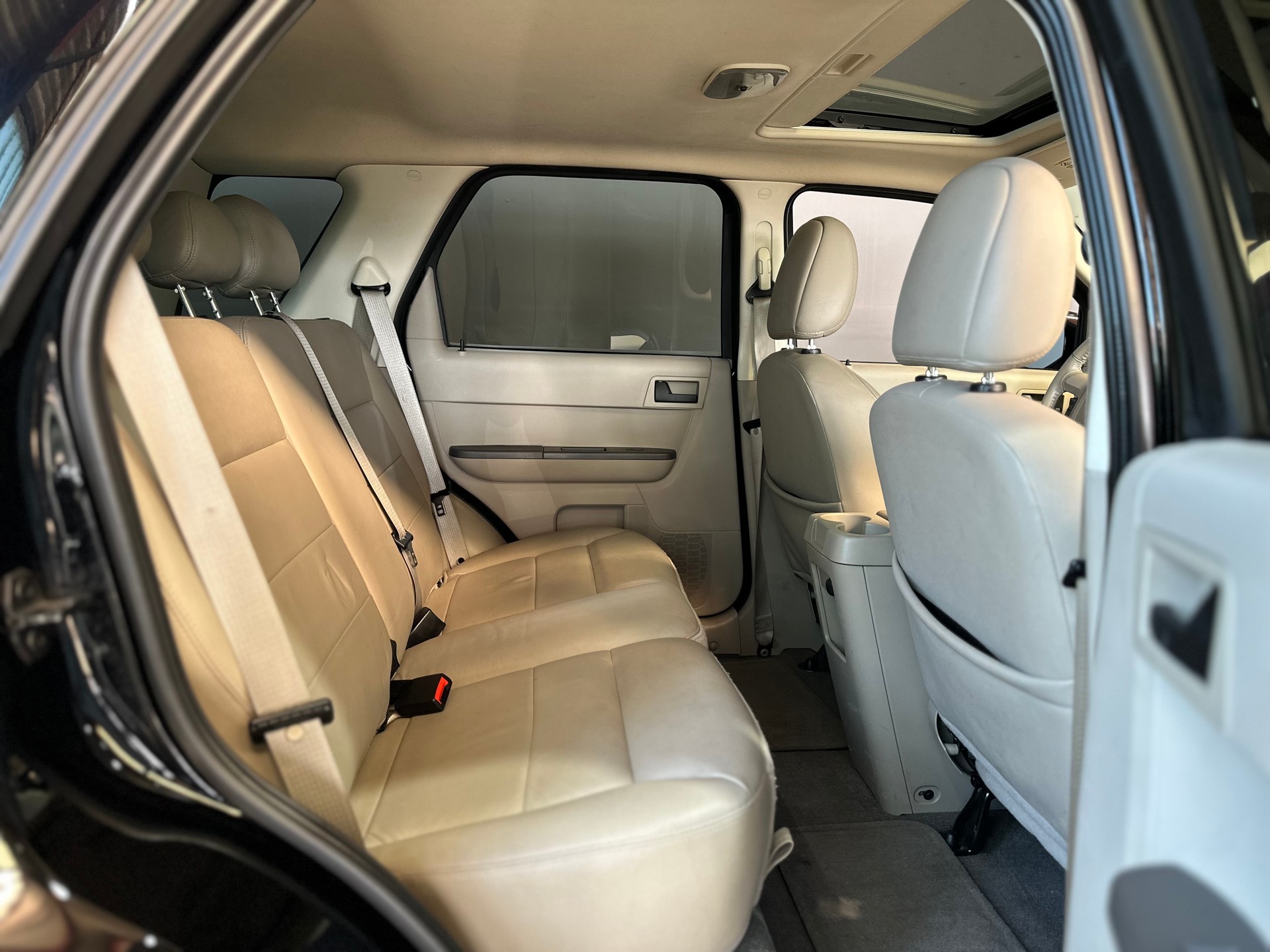 FORD ESCAPE Hybrid-image-12