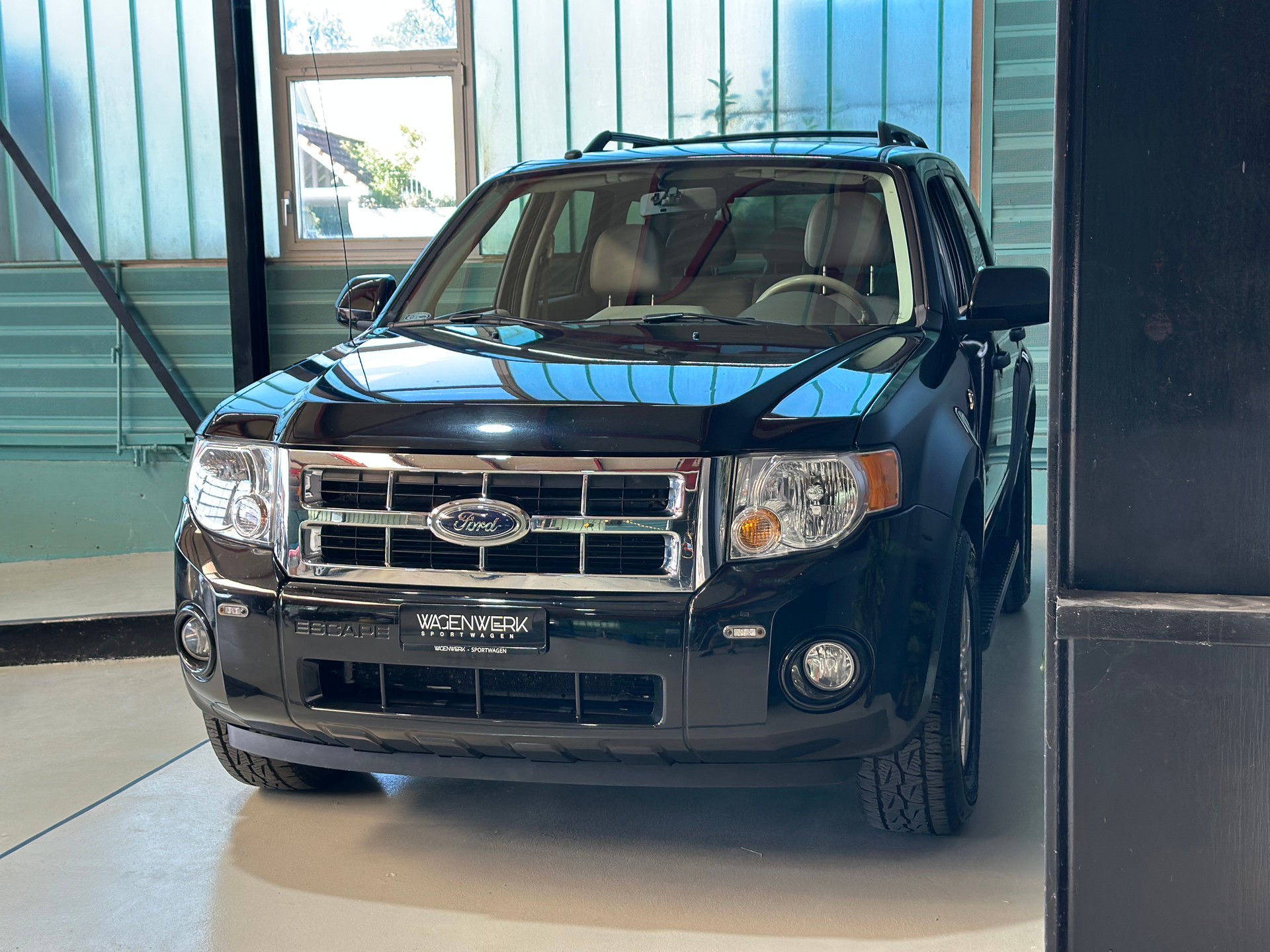 FORD ESCAPE Hybrid-image-4