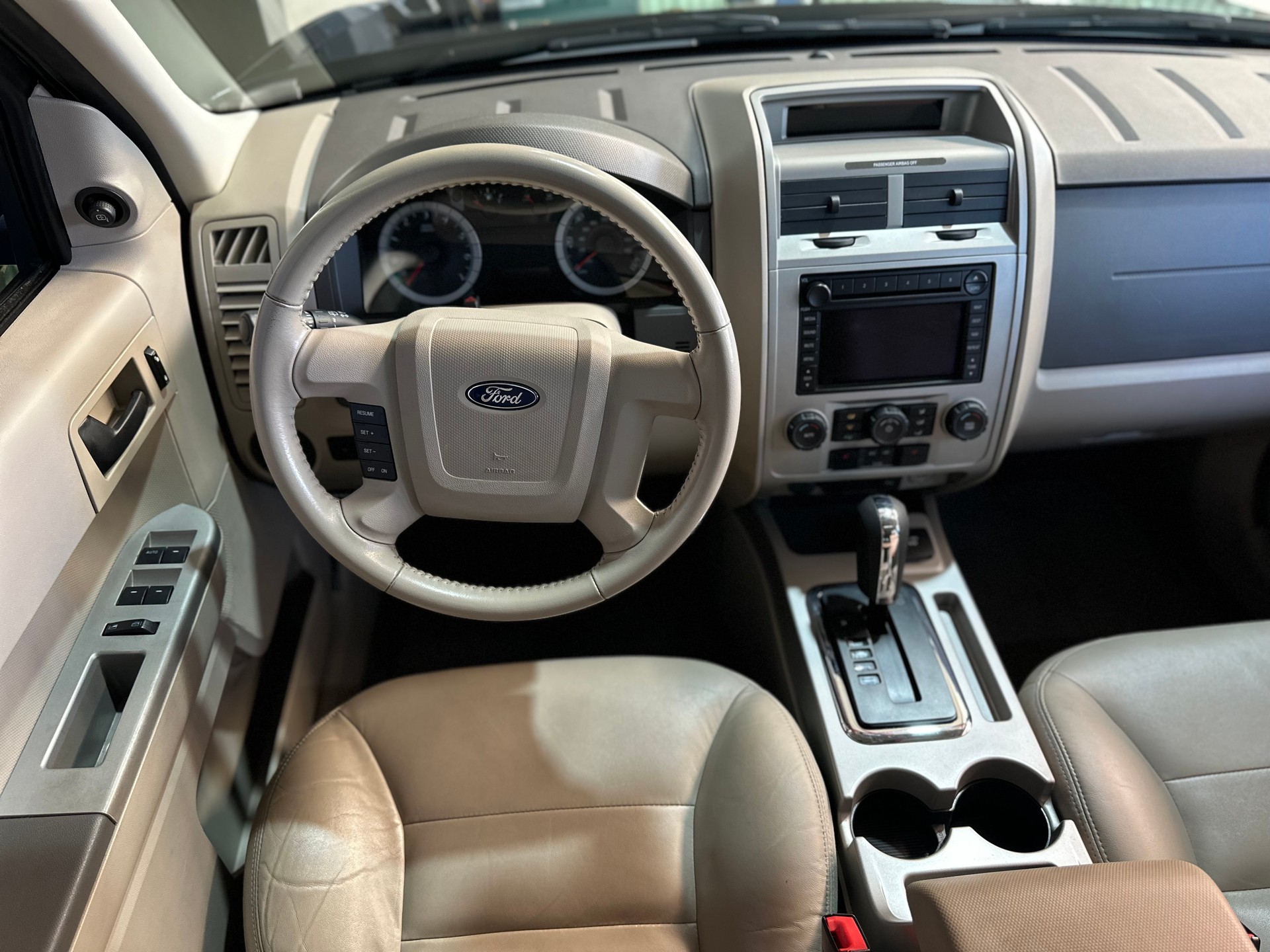 FORD ESCAPE Hybrid-image-13