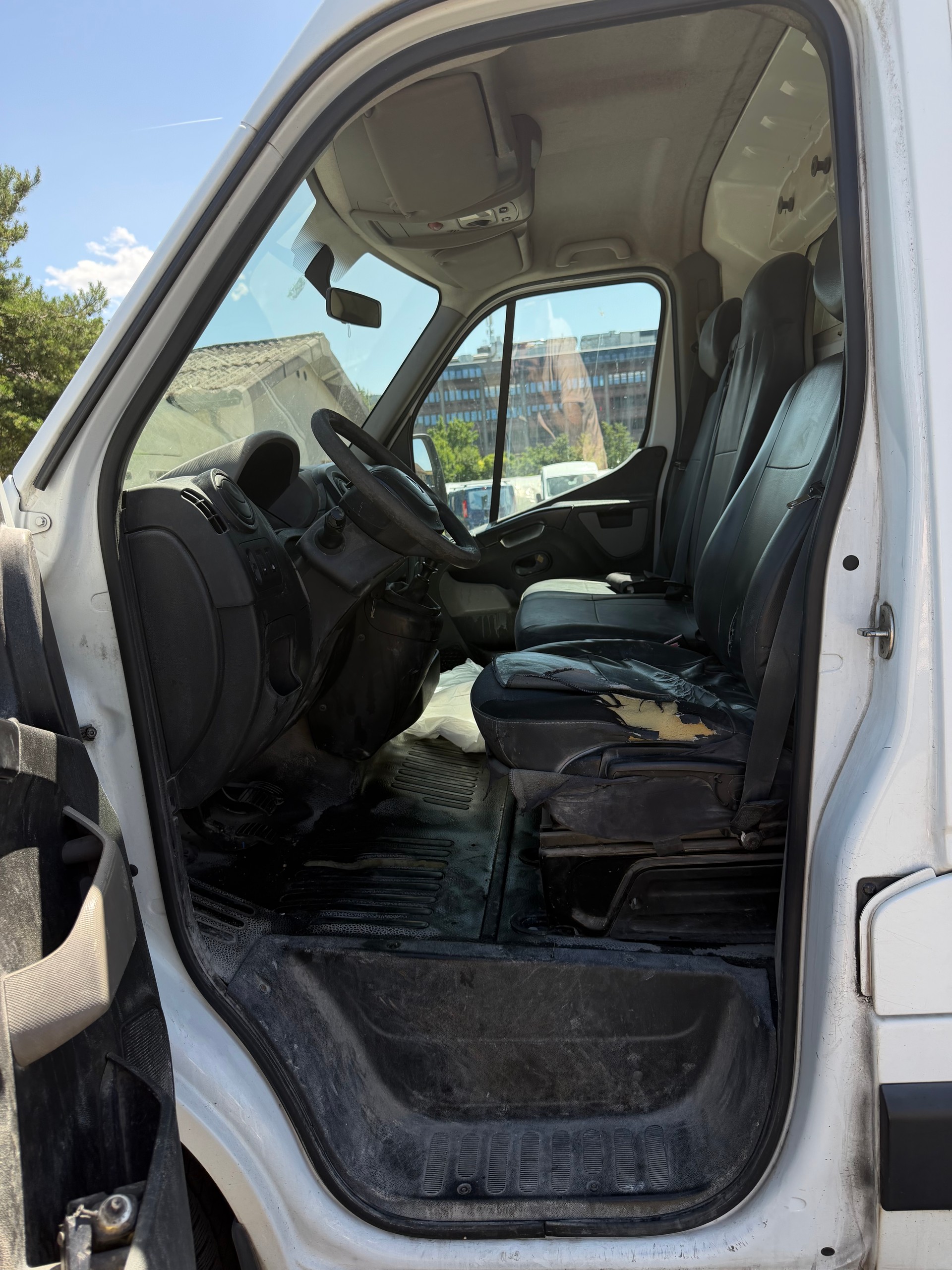 RENAULT Master T35 2.3dCi L3H2 klima-image-12