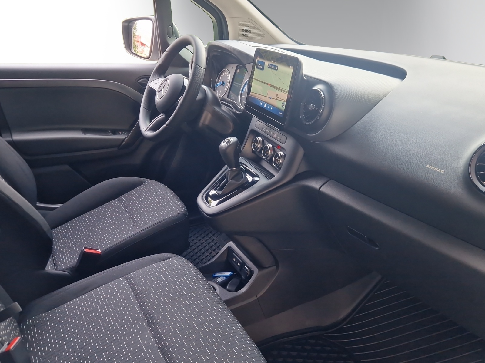 MERCEDES-BENZ eCitan 45kWh Worker Pro-image-8