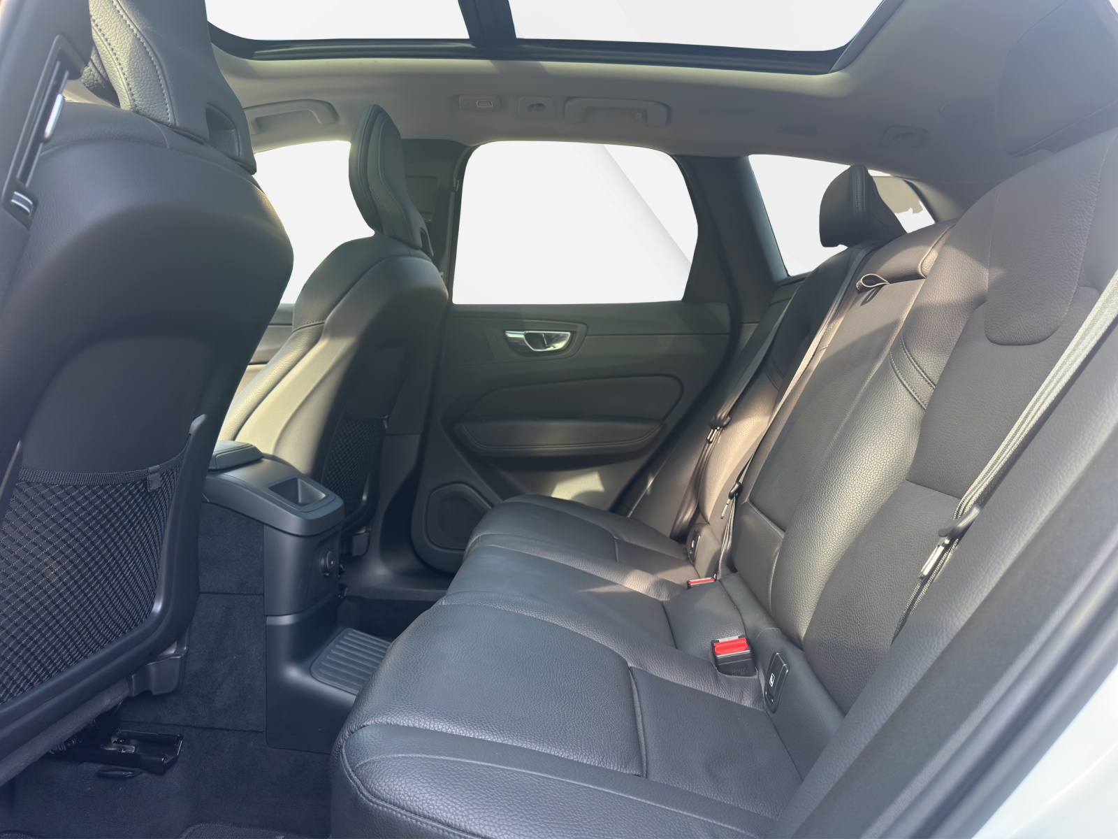 VOLVO XC60 2.0 T6 TE Ultra Dark eAWD-image-13