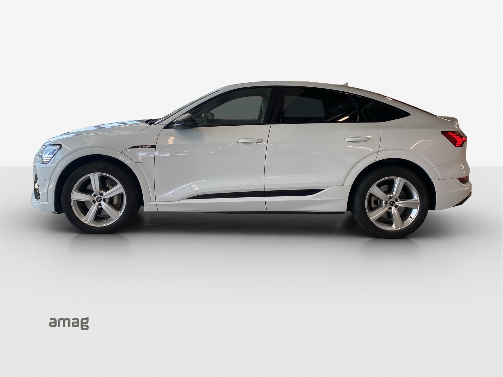 AUDI e-tron 55 Sportback S Line quattro-image-1
