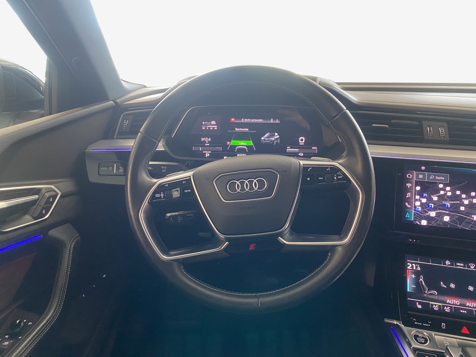 AUDI e-tron 55 Sportback S Line quattro-image-9