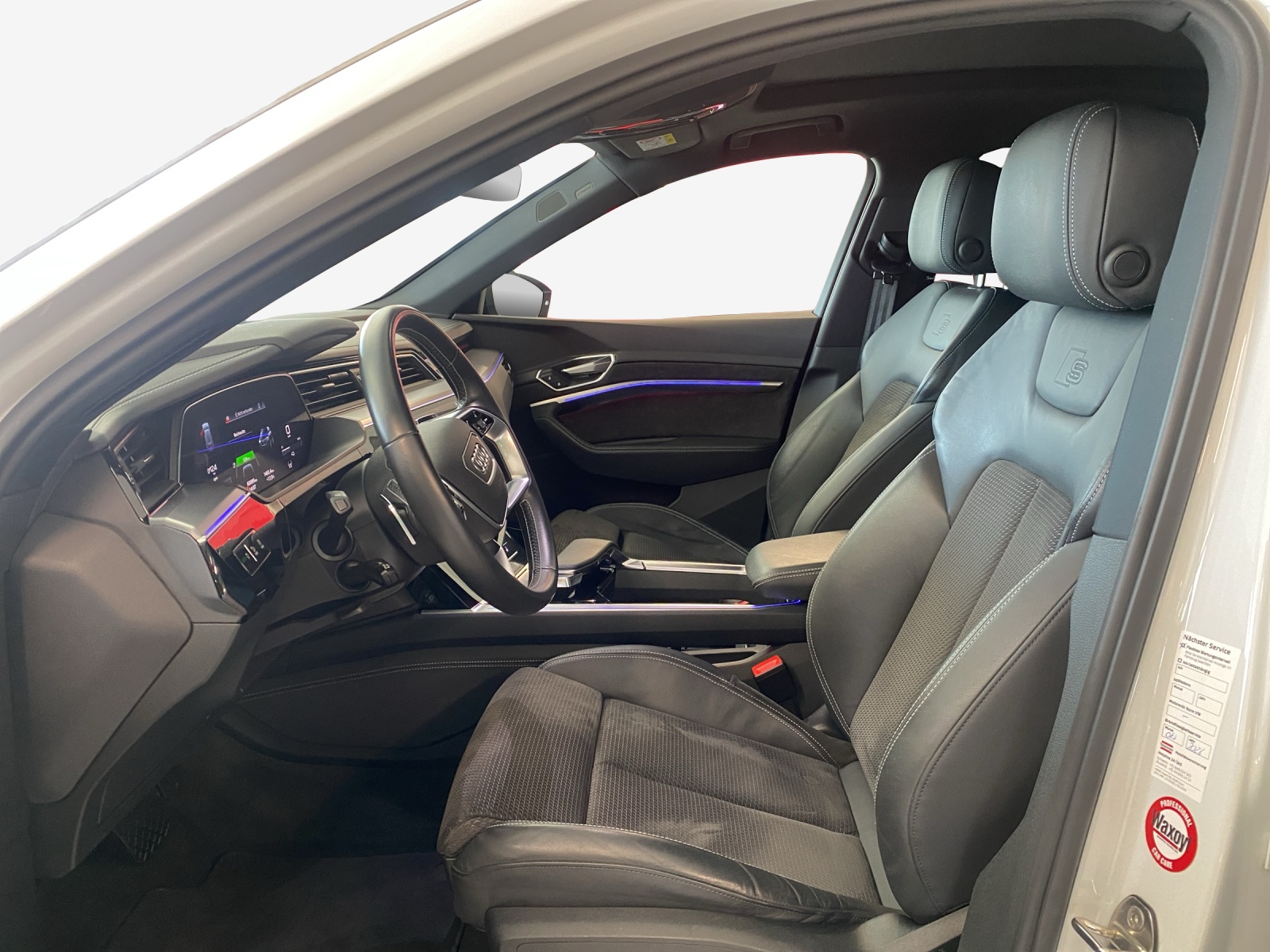 AUDI e-tron 55 Sportback S Line quattro-image-8