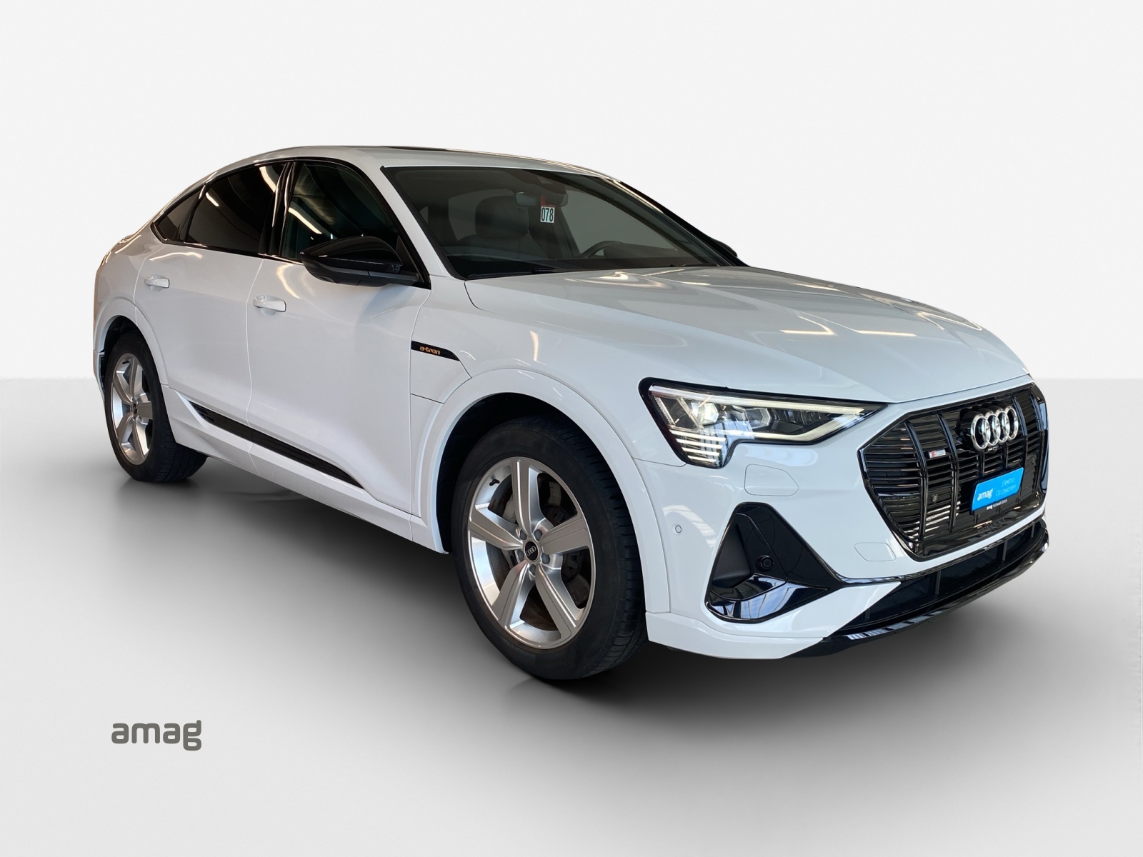 AUDI e-tron 55 Sportback S Line quattro-image-6
