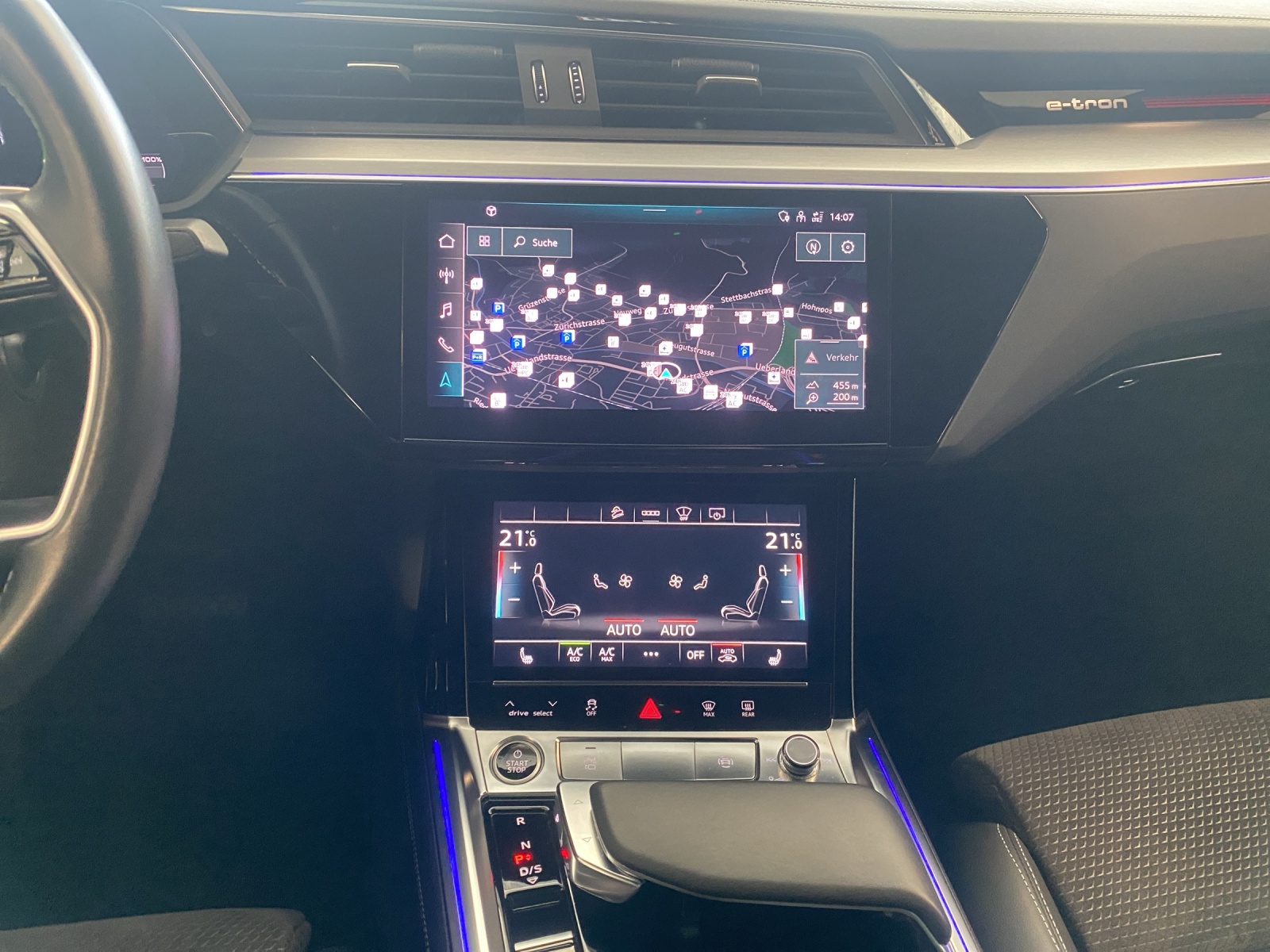 AUDI e-tron 55 Sportback S Line quattro-image-11