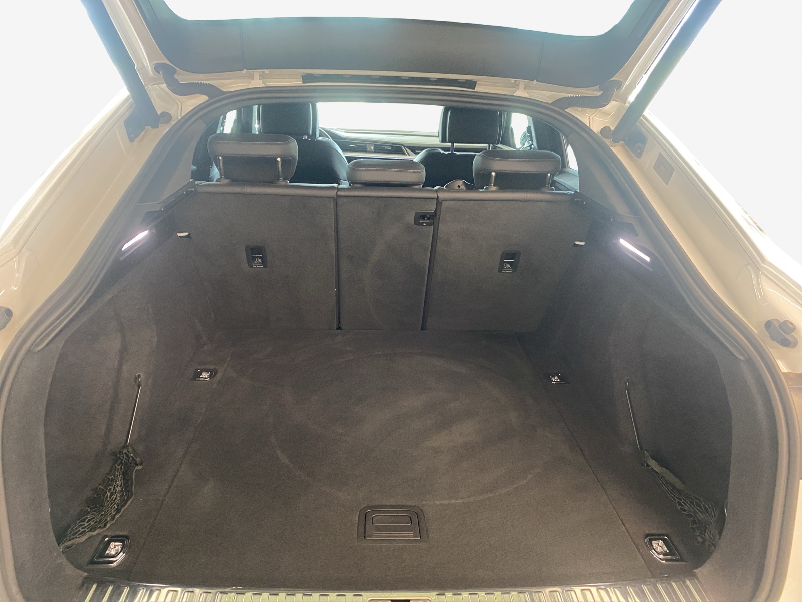 AUDI e-tron 55 Sportback S Line quattro-image-13