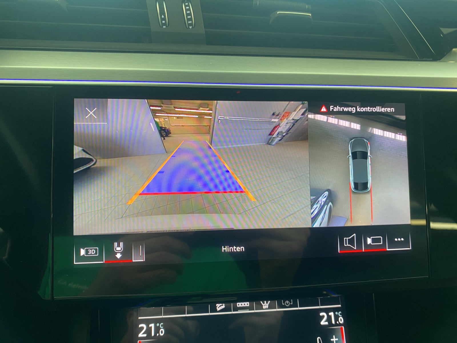 AUDI e-tron 55 Sportback S Line quattro-image-16