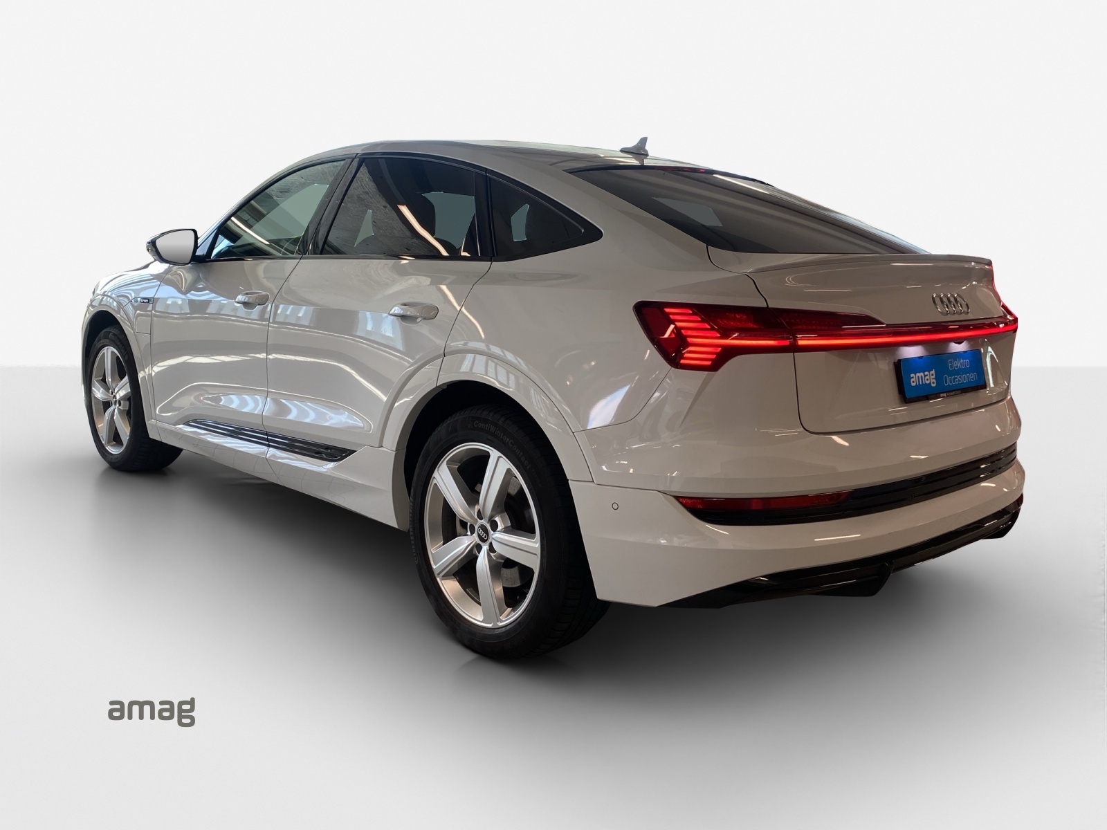 AUDI e-tron 55 Sportback S Line quattro-image-2