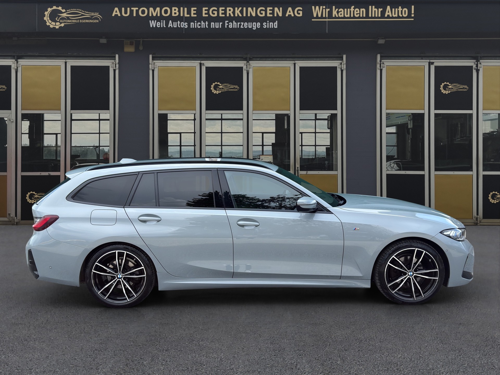BMW 320d xDrive 48V Touring Steptronic M Sport-image-3