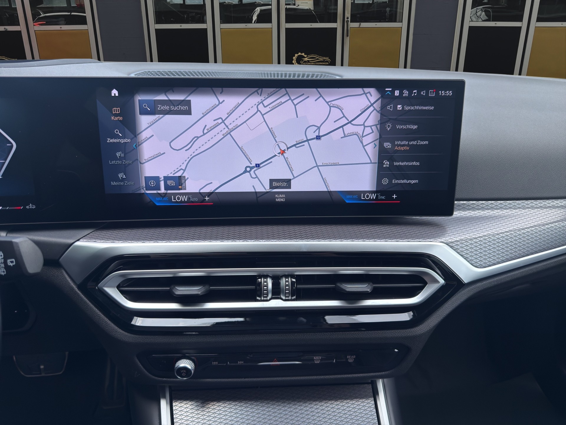 BMW 320d xDrive 48V Touring Steptronic M Sport-image-14