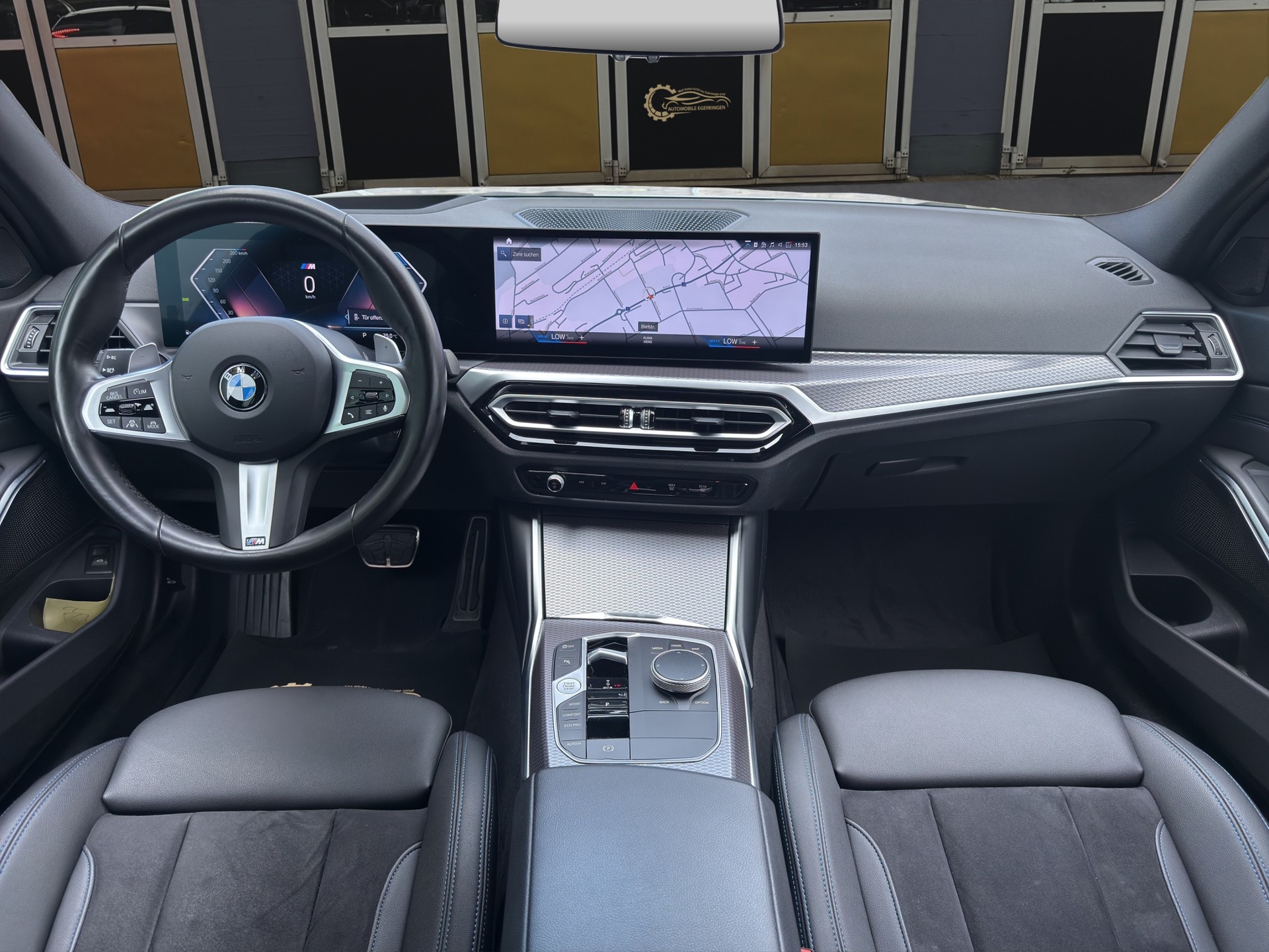 BMW 320d xDrive 48V Touring Steptronic M Sport-image-10