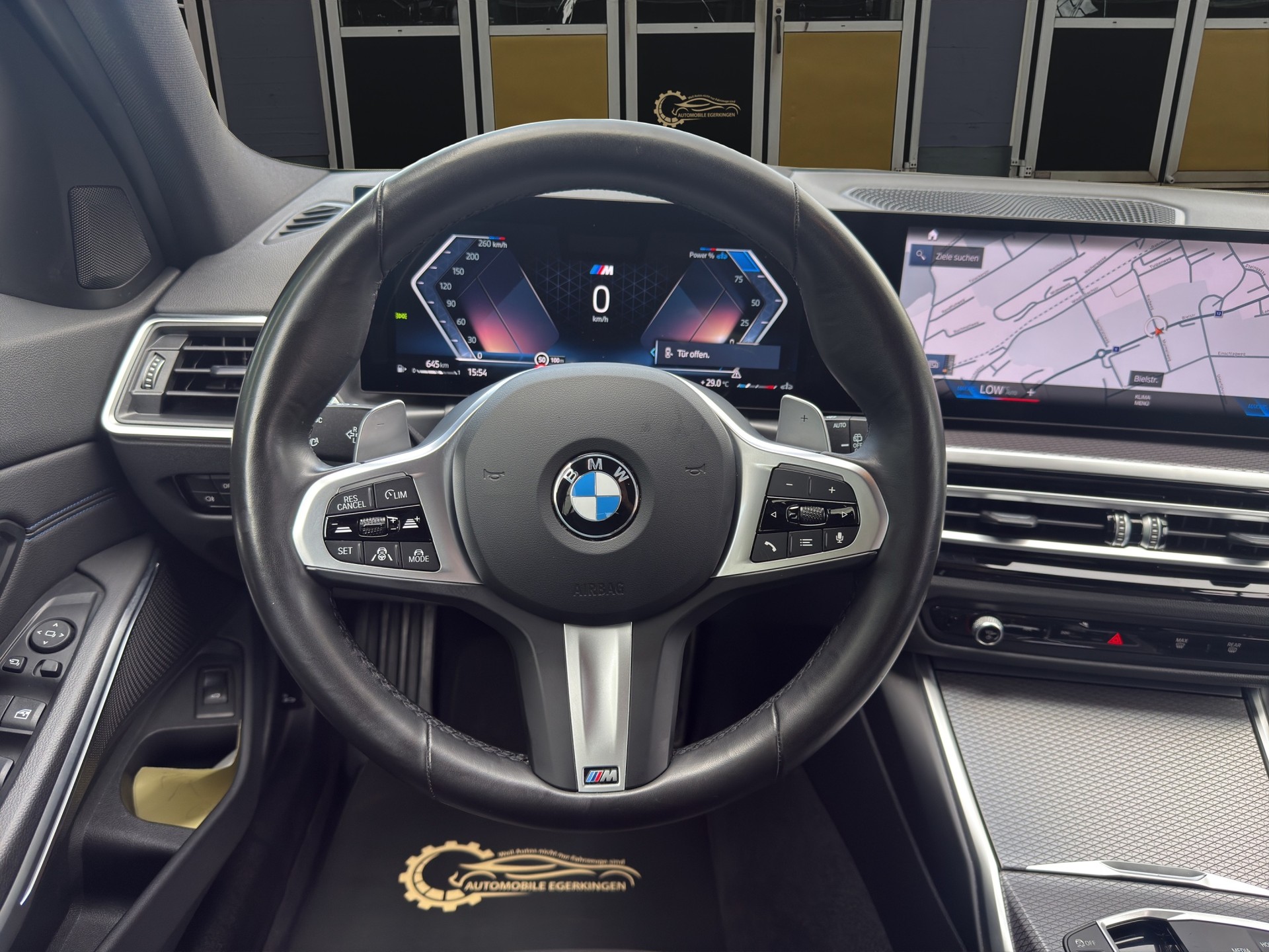 BMW 320d xDrive 48V Touring Steptronic M Sport-image-11