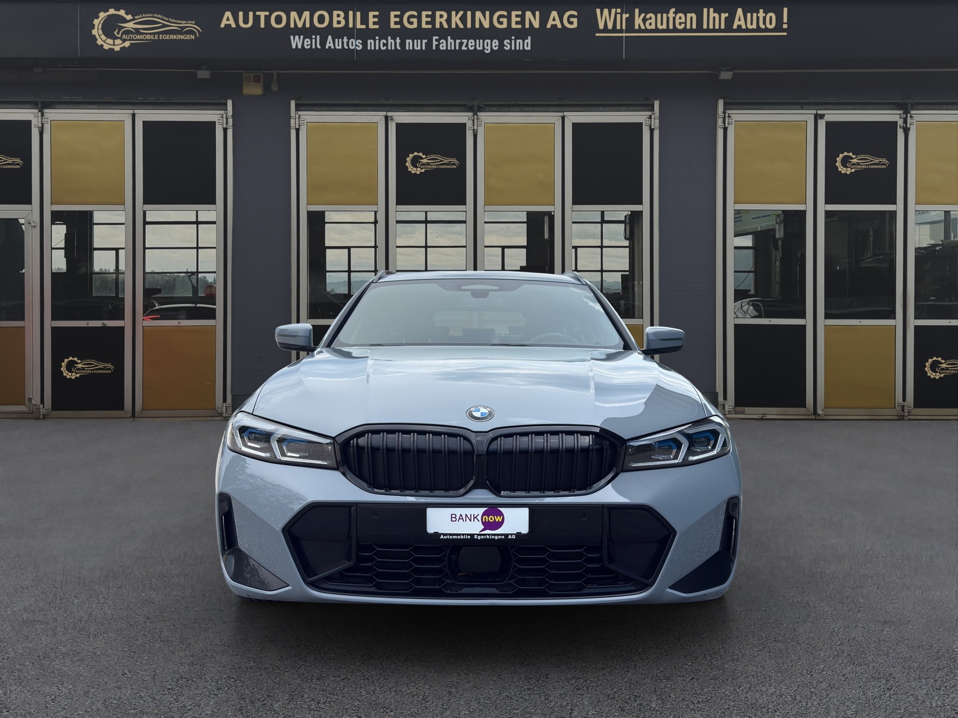BMW 320d xDrive 48V Touring Steptronic M Sport-image-1