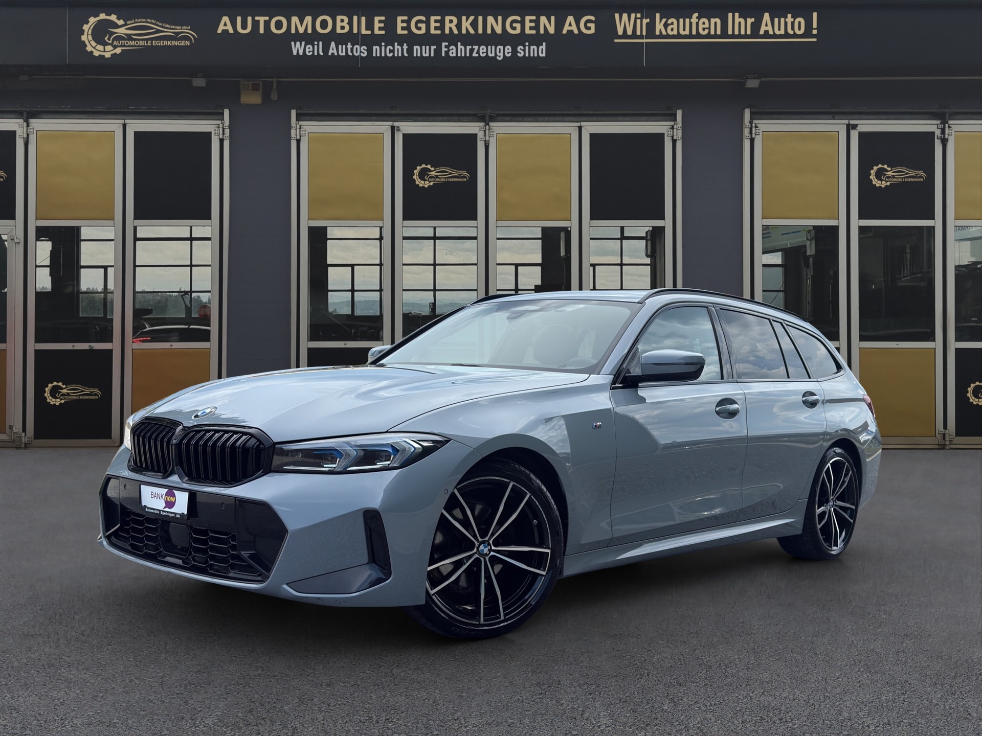 BMW 320d xDrive 48V Touring Steptronic M Sport-image-0