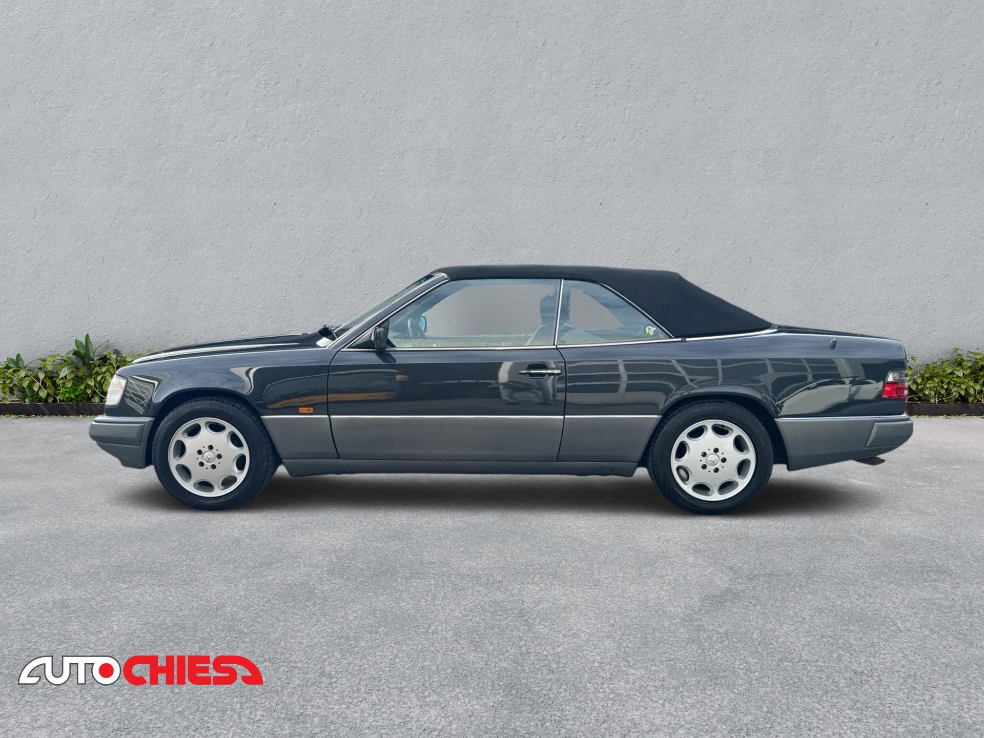 MERCEDES-BENZ A124 Cabriolet 300 CE-24-showroom-element-3