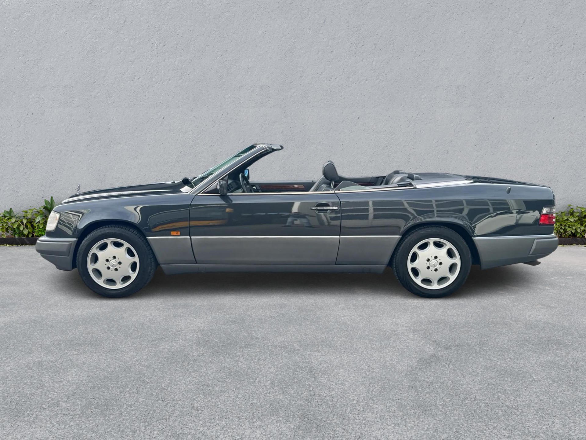 MERCEDES-BENZ A124 Cabriolet 300 CE-24-image-9