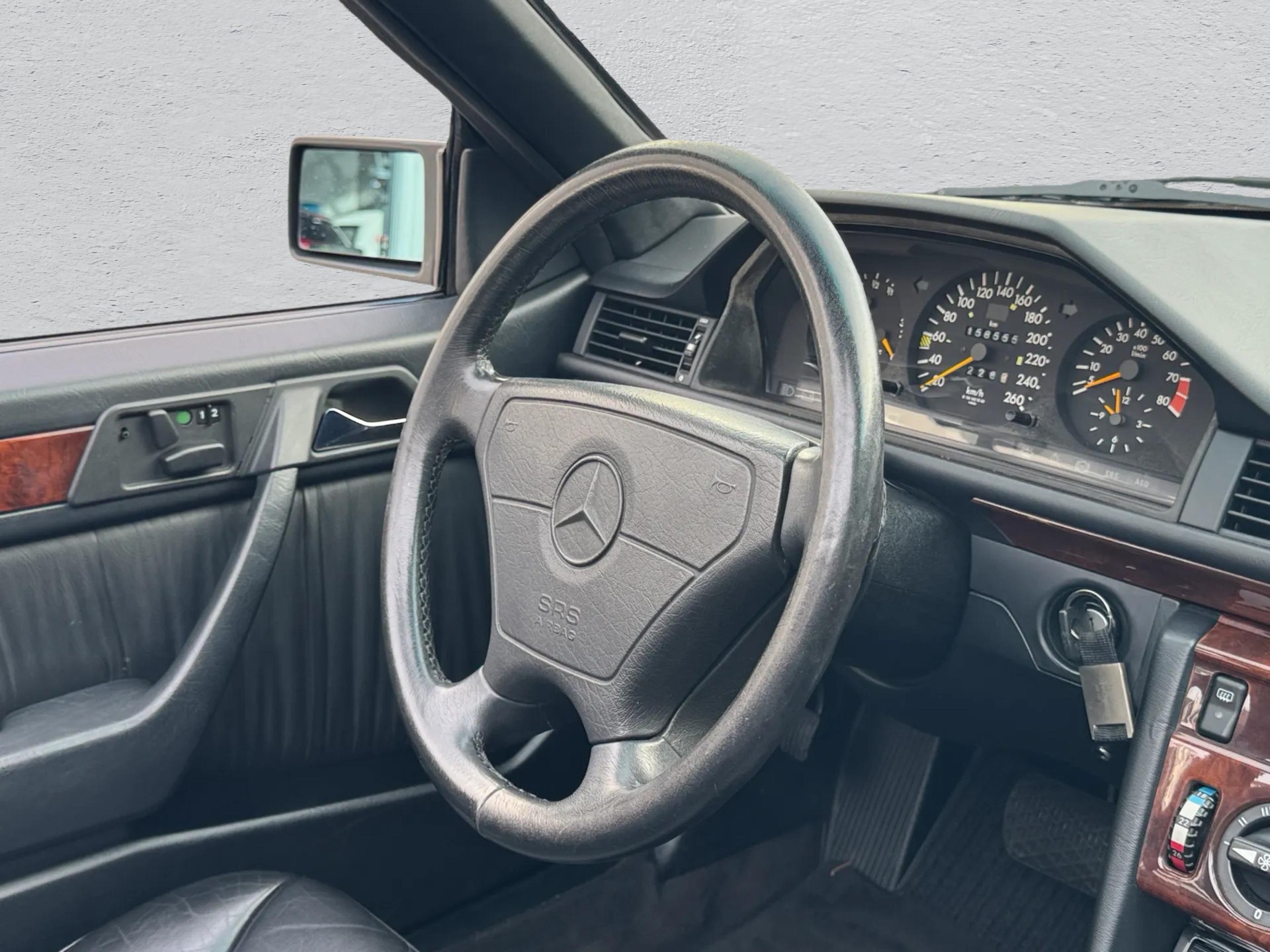 MERCEDES-BENZ A124 Cabriolet 300 CE-24-image-15