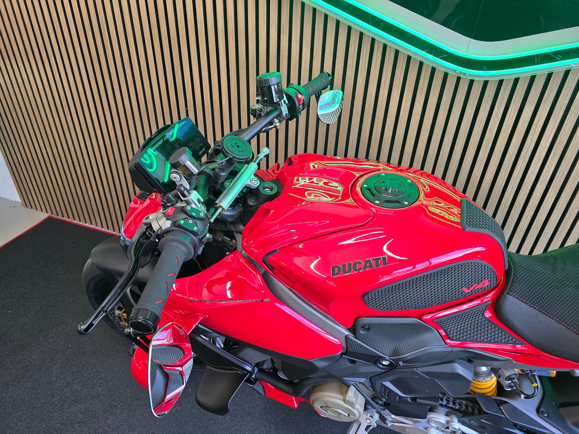 DUCATI STREETFIGHTER V4 S-image-12